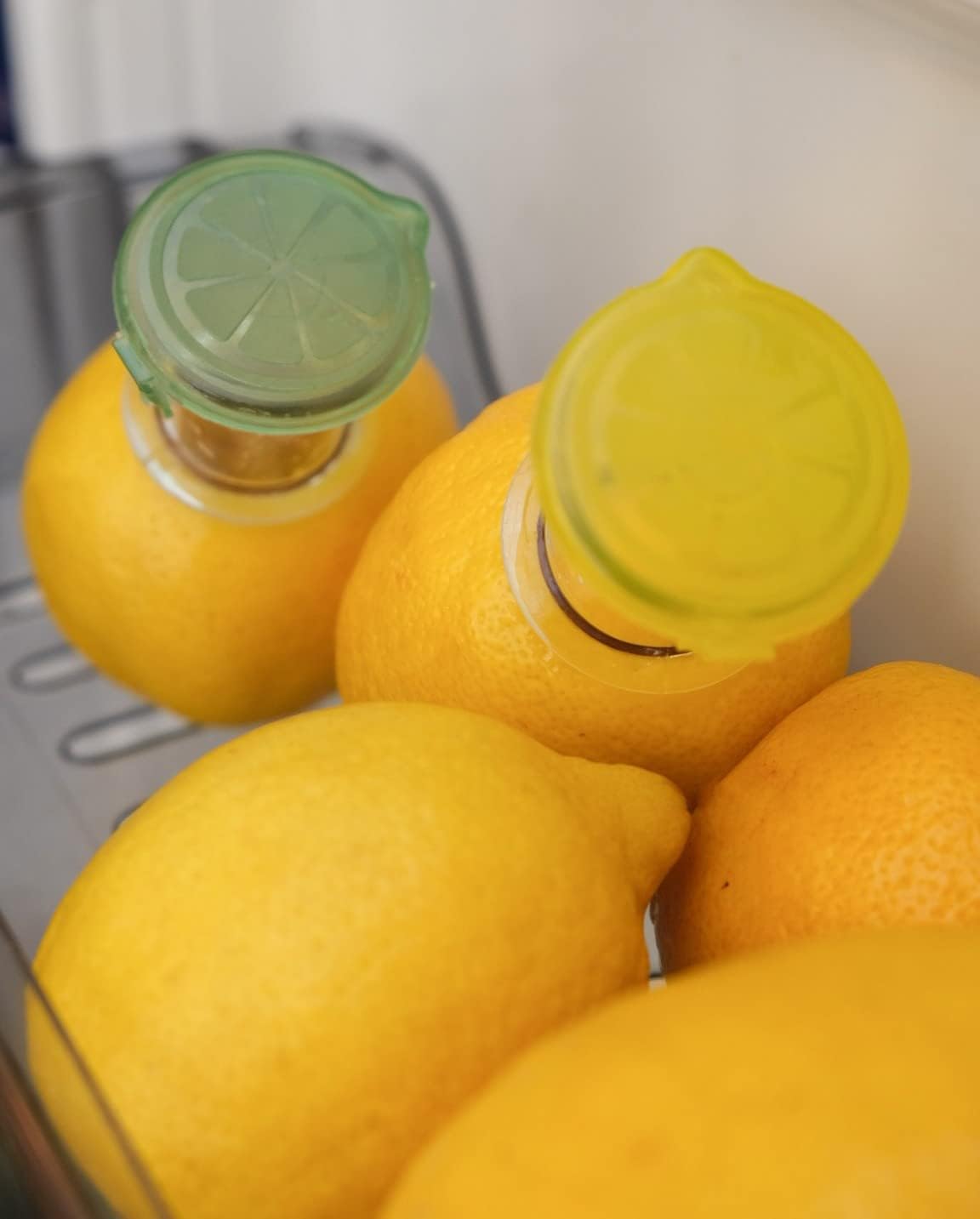 YZC Lemon Squeezer β 2-Pack Lemon-Juicer β BPA-Free Plastic Lime Juicerβ Compact Juice Extractor Citrus Press with Lid β Squeeze Lime for Cocktails, Drinks