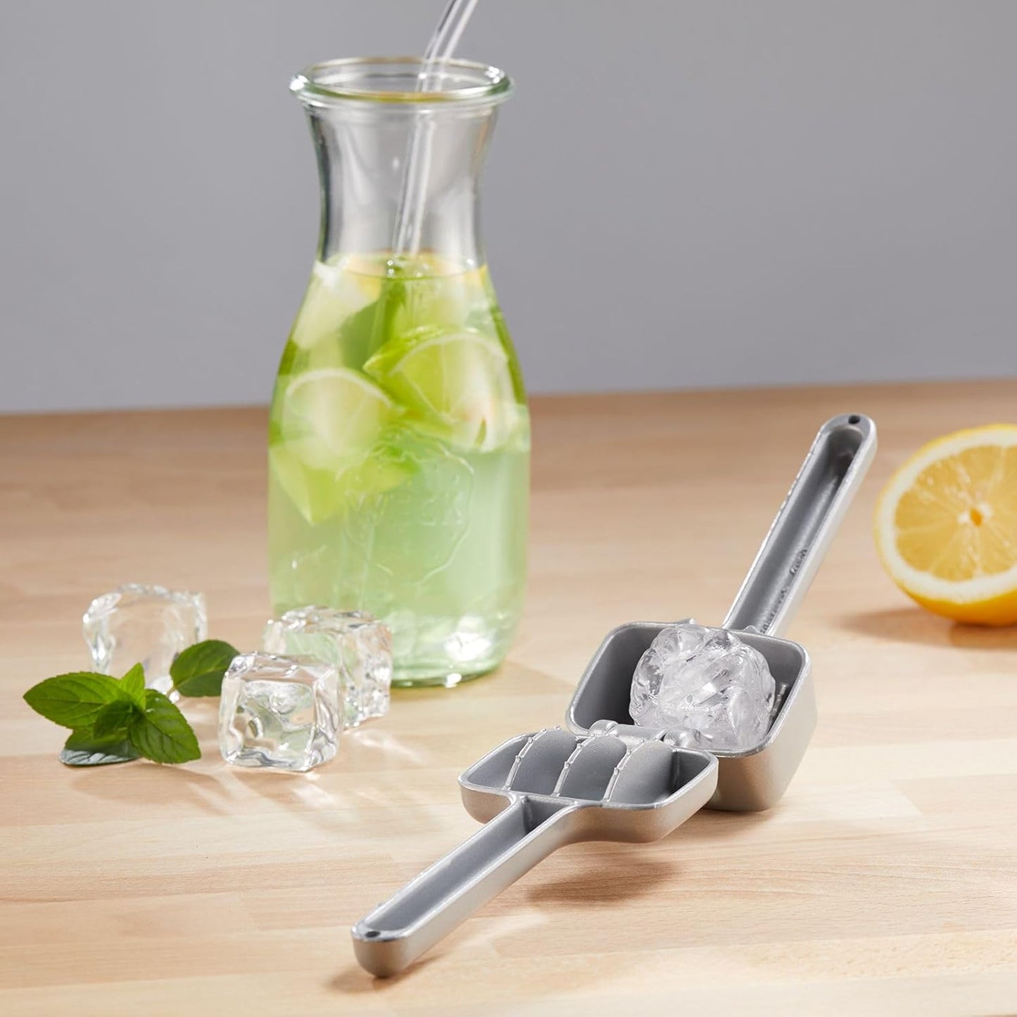 Westmark Manual Ice Crusher – German Heavy-Duty Aluminum Hand Ice Cube Crusher for Crushed Ice, Portable Bar Tool for Cocktails & Drinks, Dishwasher Safe, Bar Accessories, Gray