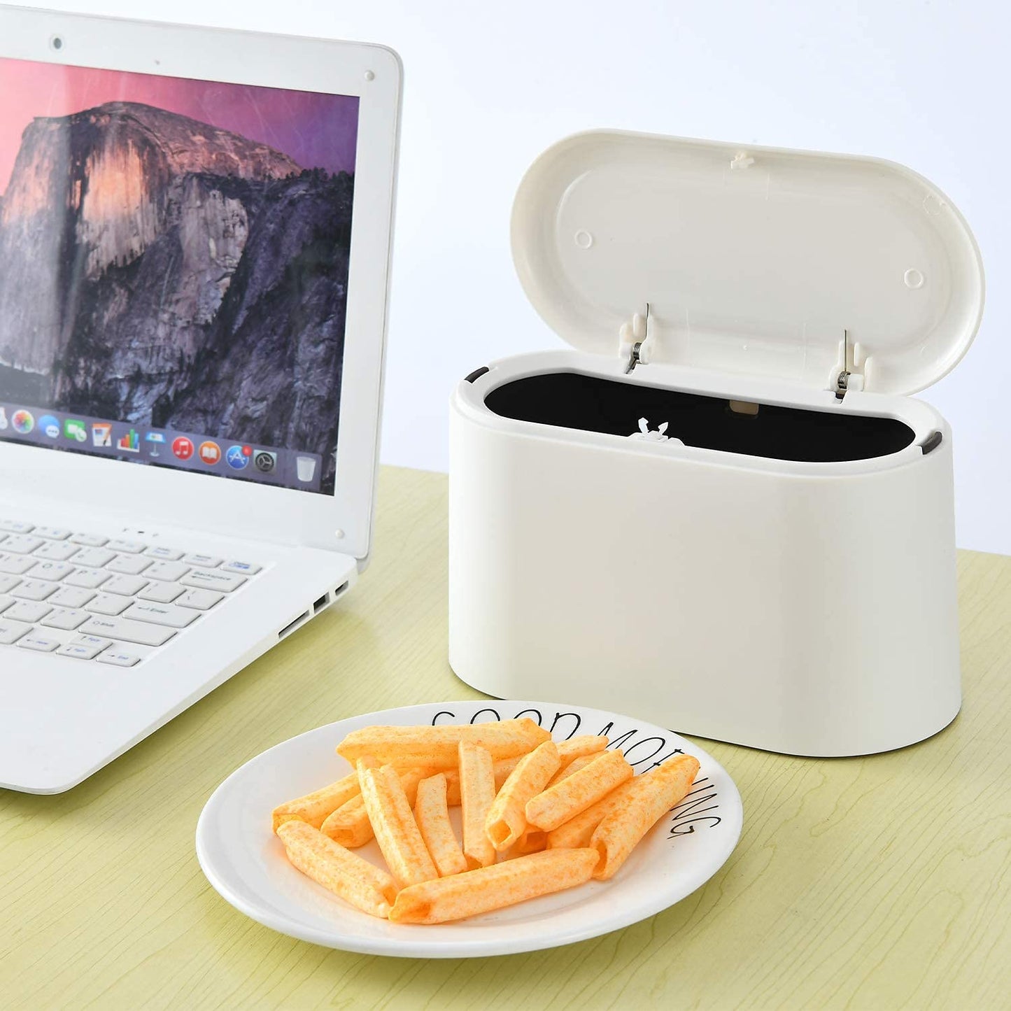 SUBEKYU Mini Trash Can with Lid,Small Desk Trash Can,Countertop Mini Garbage Cans,Tiny Waste Basket,White,with 3 roll Bags