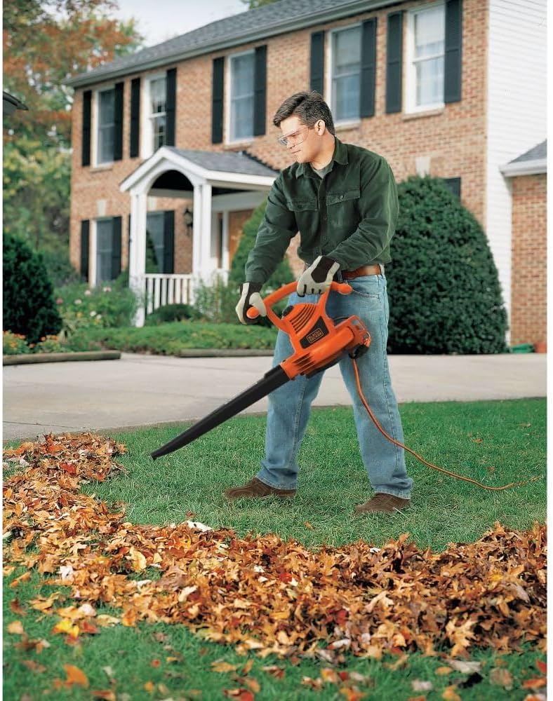 BLACK+DECKER Electric Leaf Blower, Leaf Vacuum and Leaf Mulcher, 3-in-1 300 CFM 210 MPH 12-Amp Handheld Lightweight Corded Electric Combo Kit (BV3100)