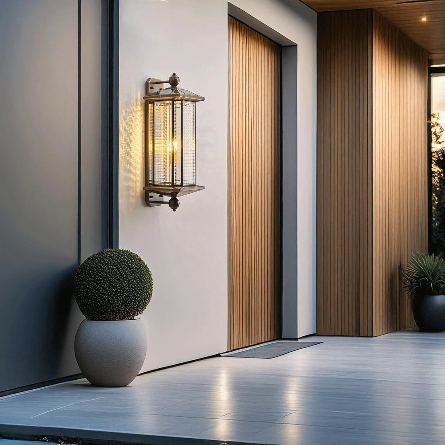 Vintage Solar LED Outdoor Wall Light Lantern IP65 Waterproof Antique Copper Exterior Sconce Lamp with Thickened Glass Dusk to Dawn Automatic for Garden Patio Porch Villa Balcony Cottage