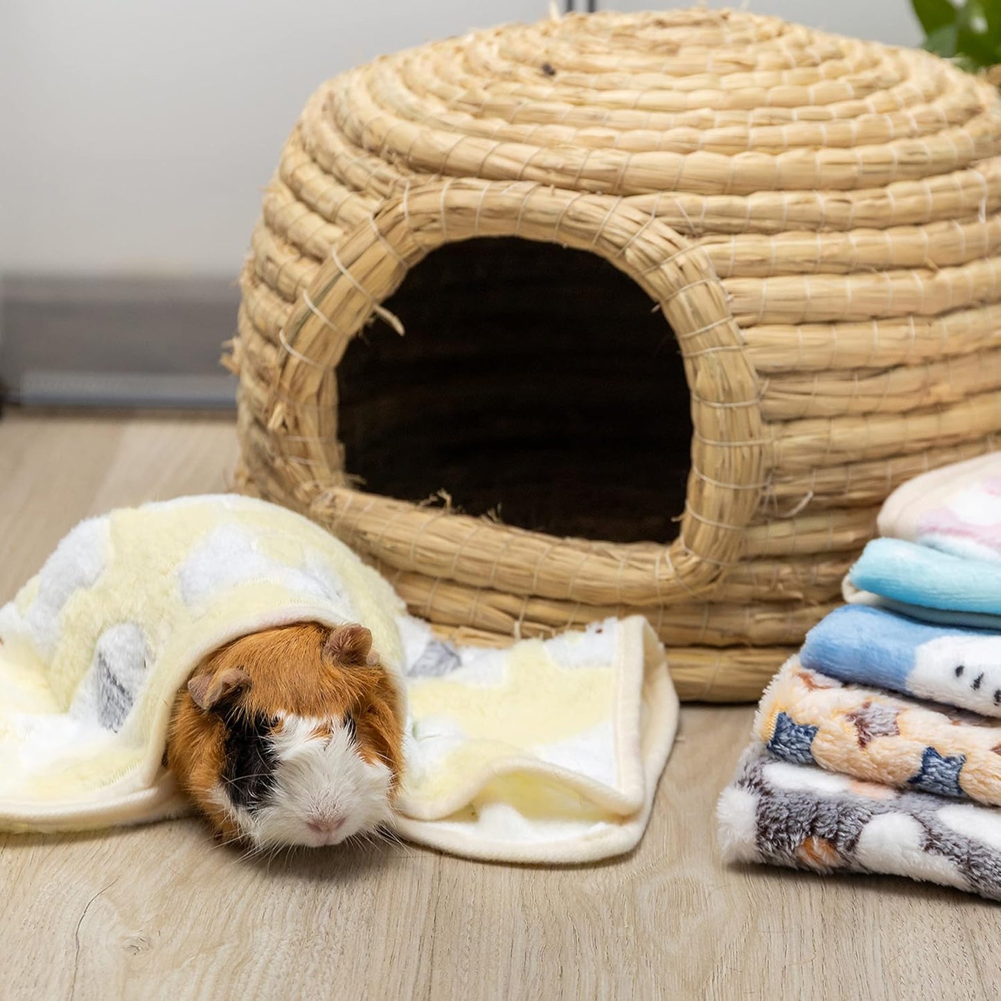 CUSOZWO Guinea Pig Bedding Mat - 6 Pack Fleece Soft Warm Small Animal