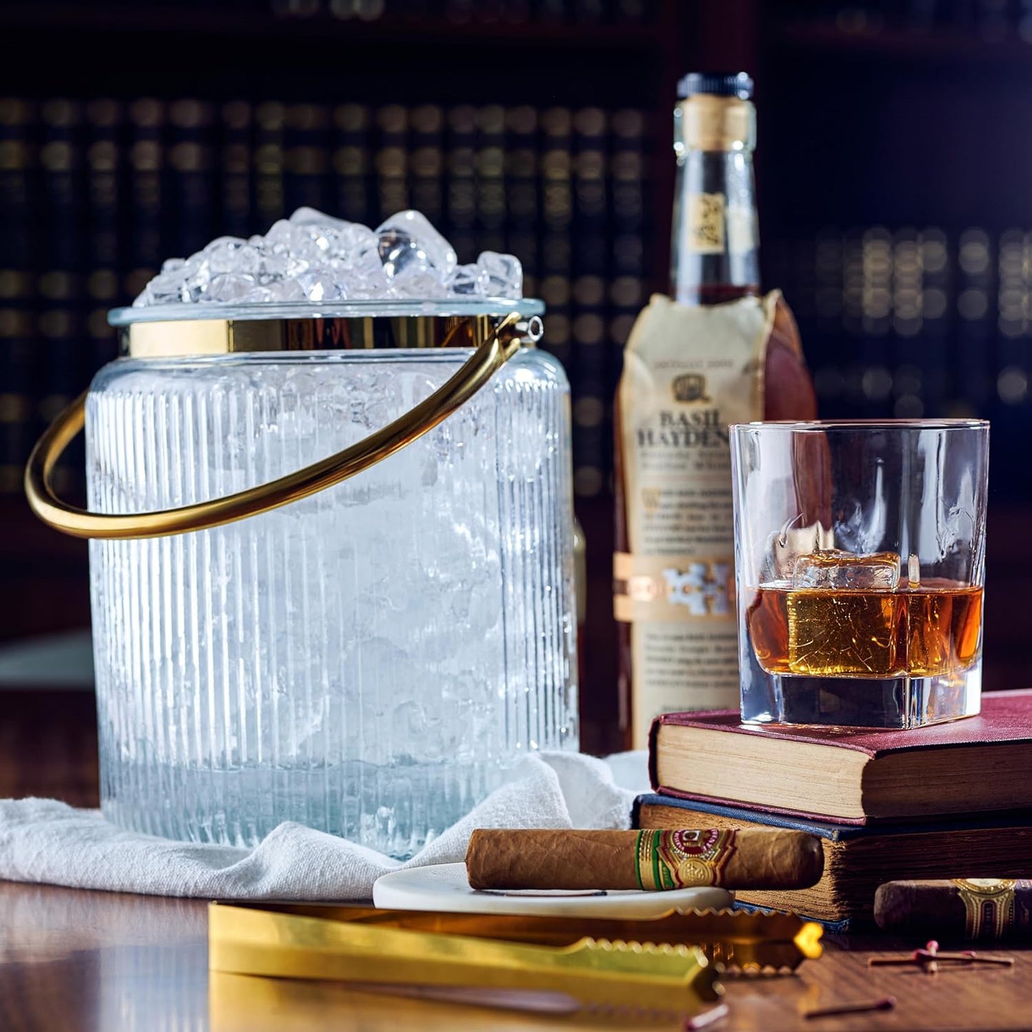 Le'raze Glass Ice Bucket with Airtight Lid, Tong Scooper and Handle -