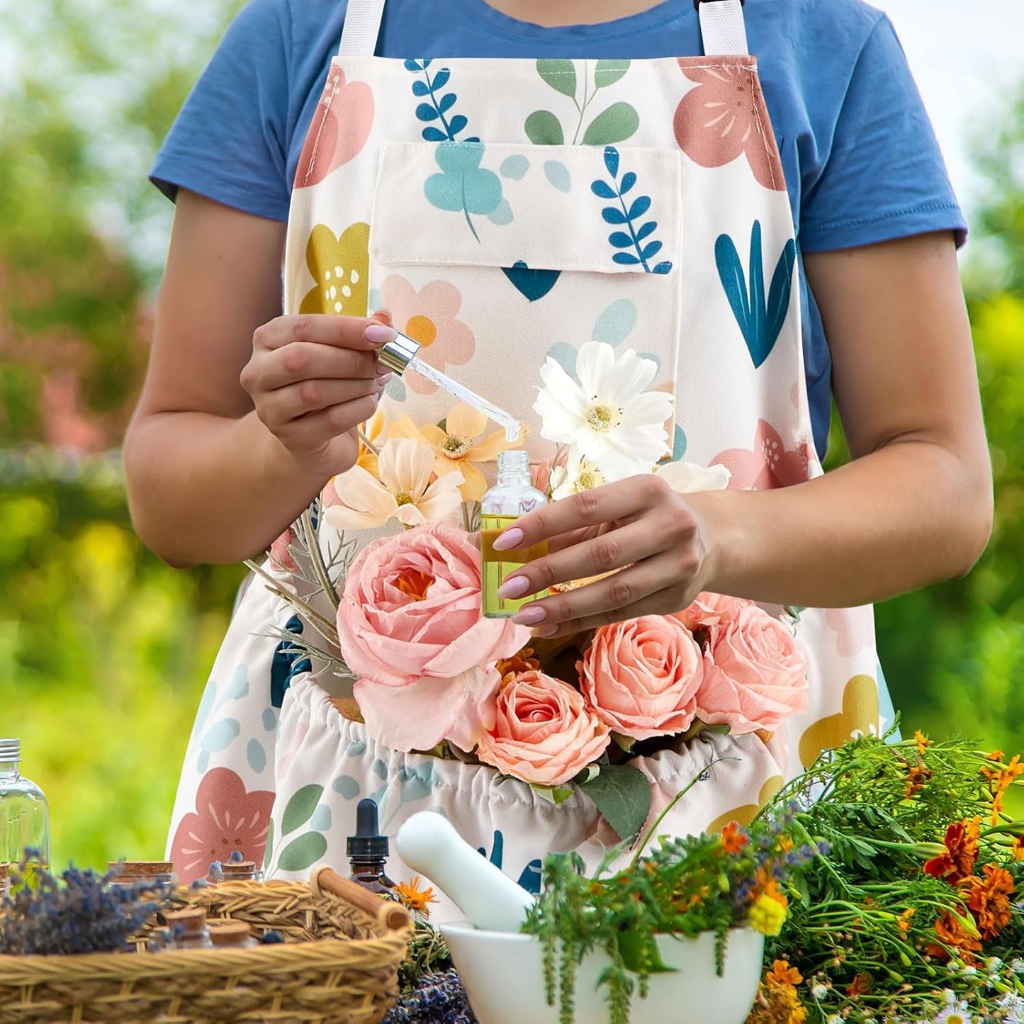 2 Pcs Gardening Apron with Release Pockets, Christmas Gifts for Women, Floral Apron for Harvesting Garden