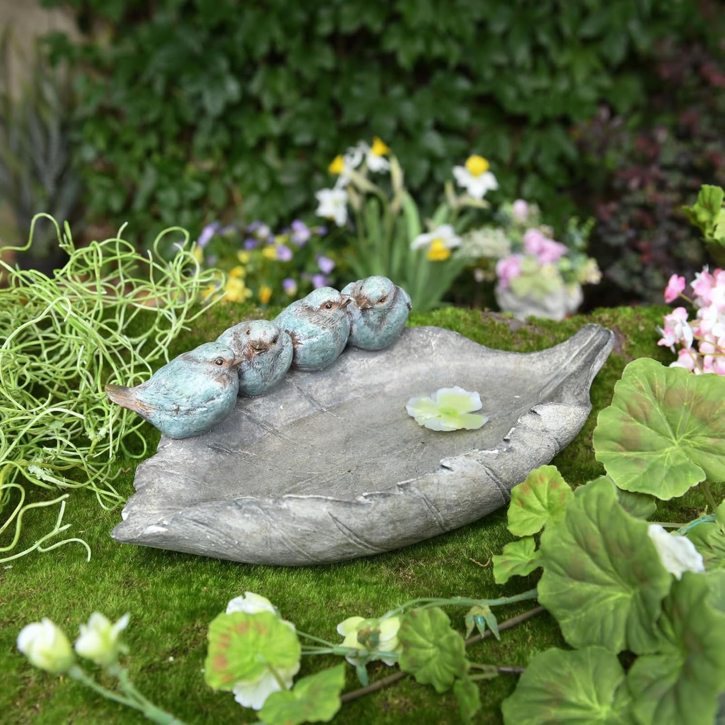 Bird-Feeder Wild Bird-Bath Bowl Outdoors - Garden Decor Polyresin Birds on Leaf 12.4 * 7.5 * 4.1 Inch-Newman House Studio
