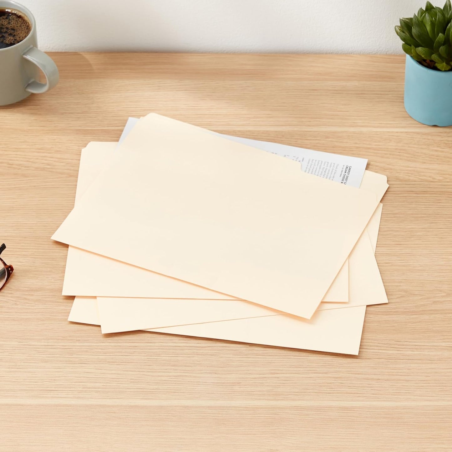 Amazon Basics Sturdy File Folders with Reinforced Tabs for Filing and