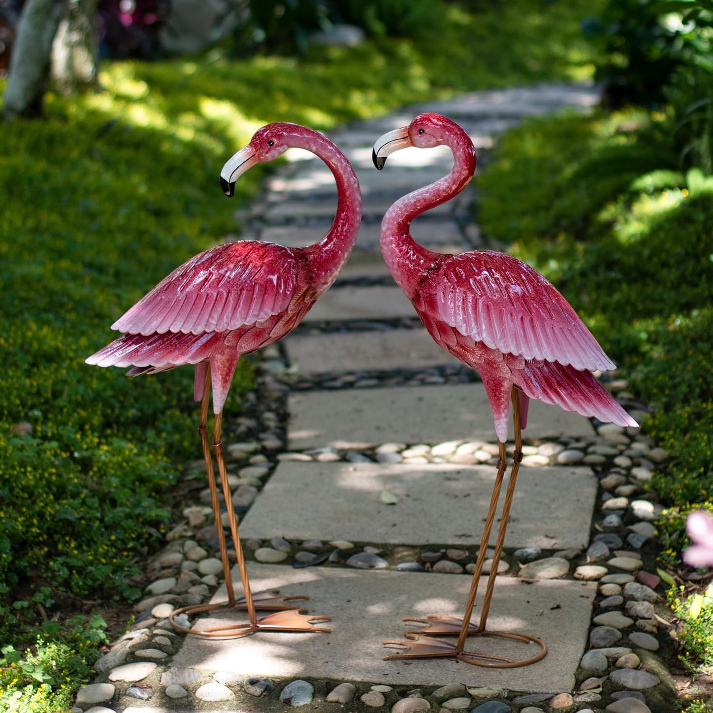 Kircust Outdoor Statue Flamingo Garden Decor, Yard Art Metal Birds Sculpture & Statues, Large Pink Flamingos Lawn Ornaments for Home, Patio, Backyard Decor (2-Pack)