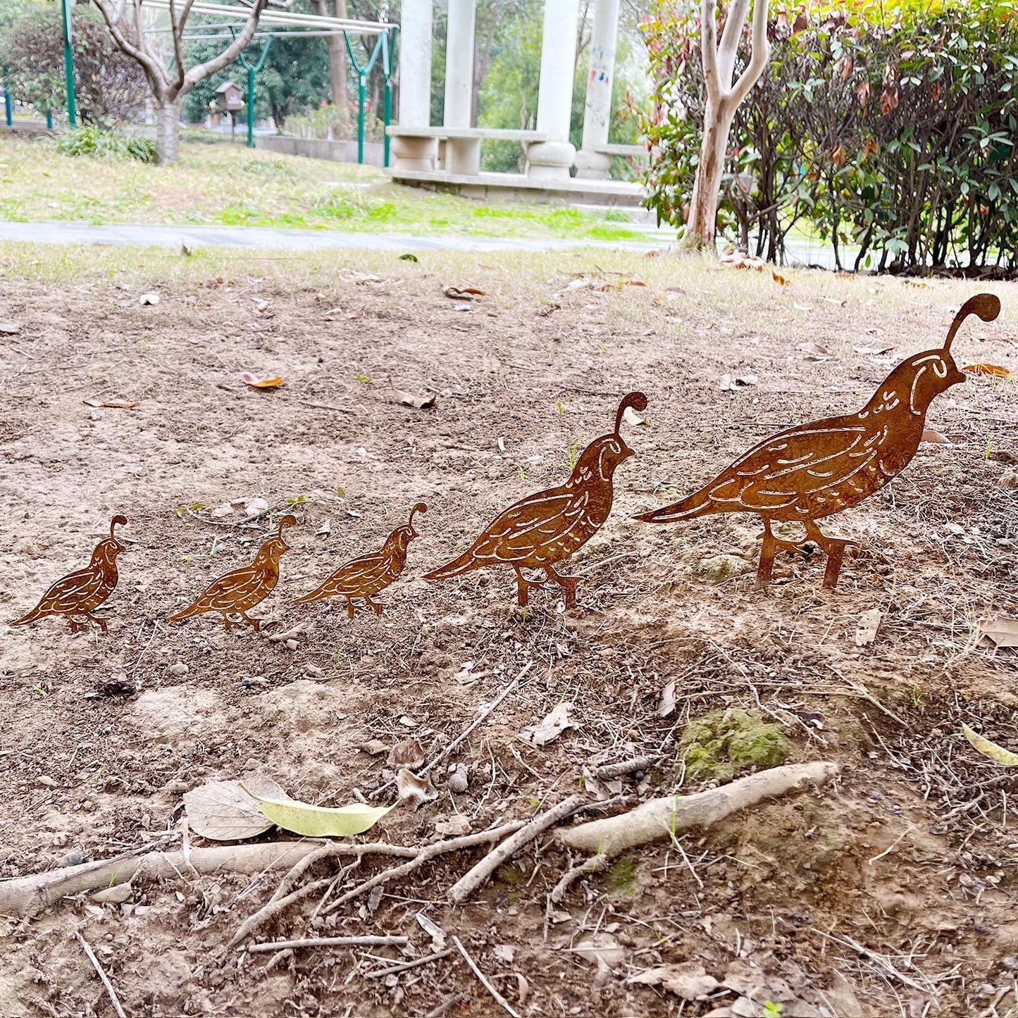 5PCS Rusty Quail Family Decorative Garden Stakes, Metal Birds Yard Decor, Bird Lover Gifts for Women Mom Grandma Wife, Metal Birds Statues Garden Sculptures and Yard Art, Patio, Lawn Ornaments