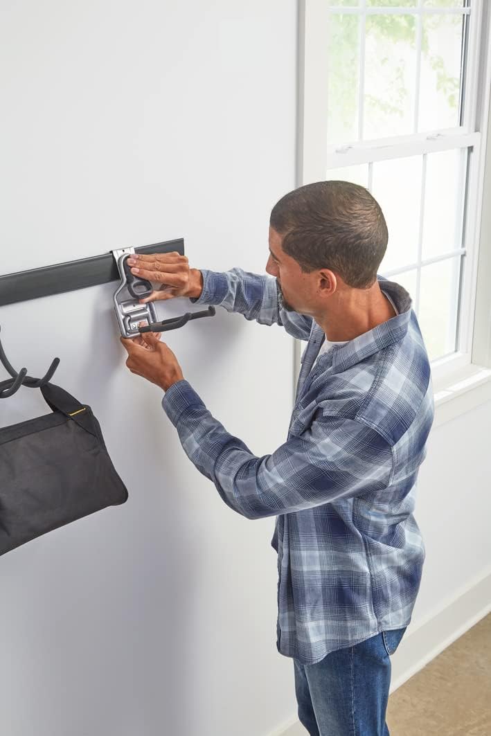 Rubbermaid FastTrack Garage Storage System Tool Hanging Kit, Wall Mount Holder for Garden Lawn Tools/Garage/Home Organization