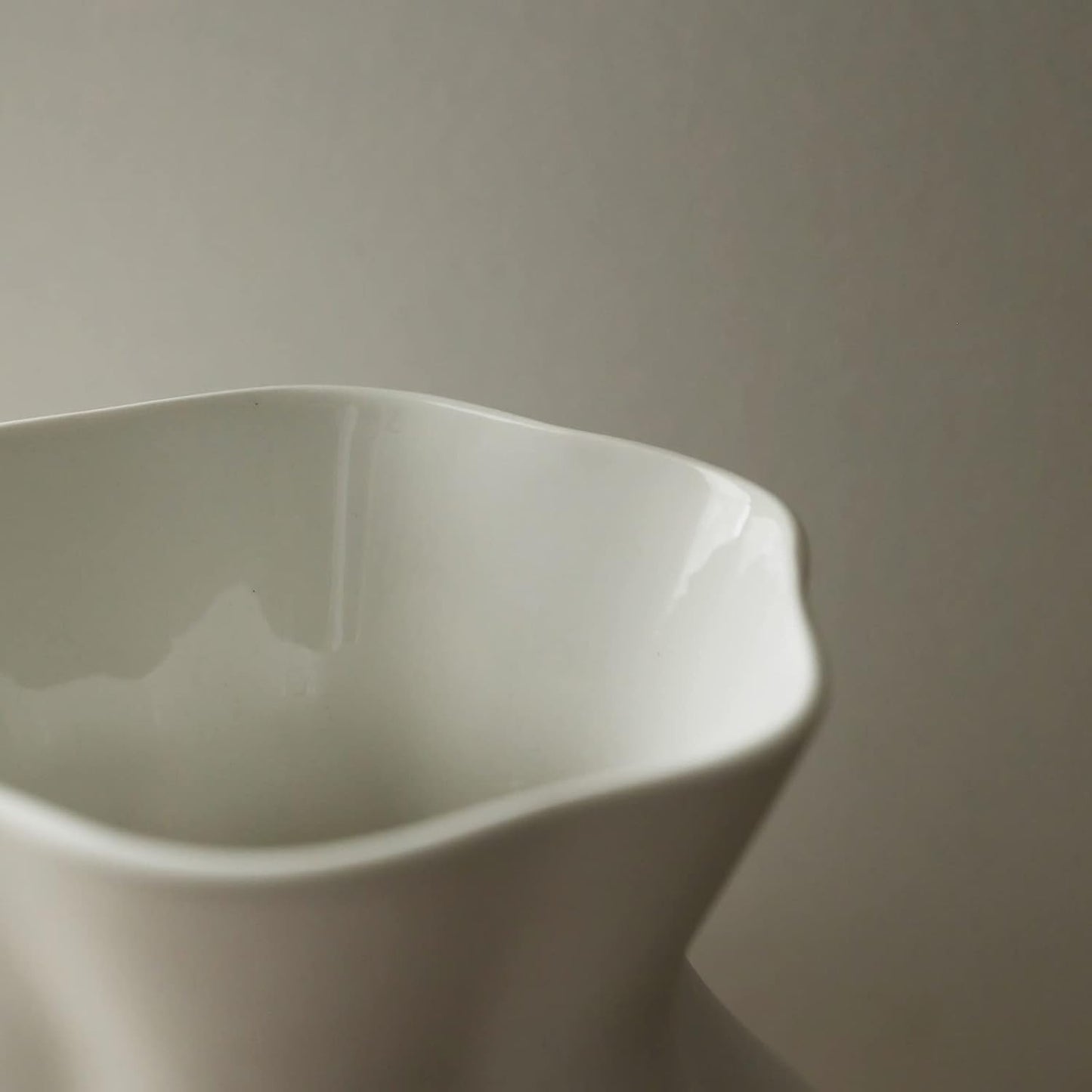 Body Plant Pot Butt Vase,Modern Design White Ceramic Vases for Home Decor (Body Vase)