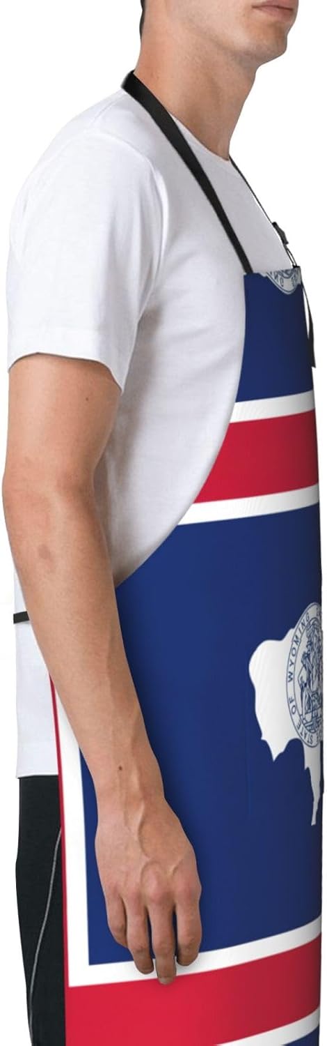 Wyoming State Flag print Waterproof chef's apron with pocket apron for kitchen cooking baking barbecue and gardening