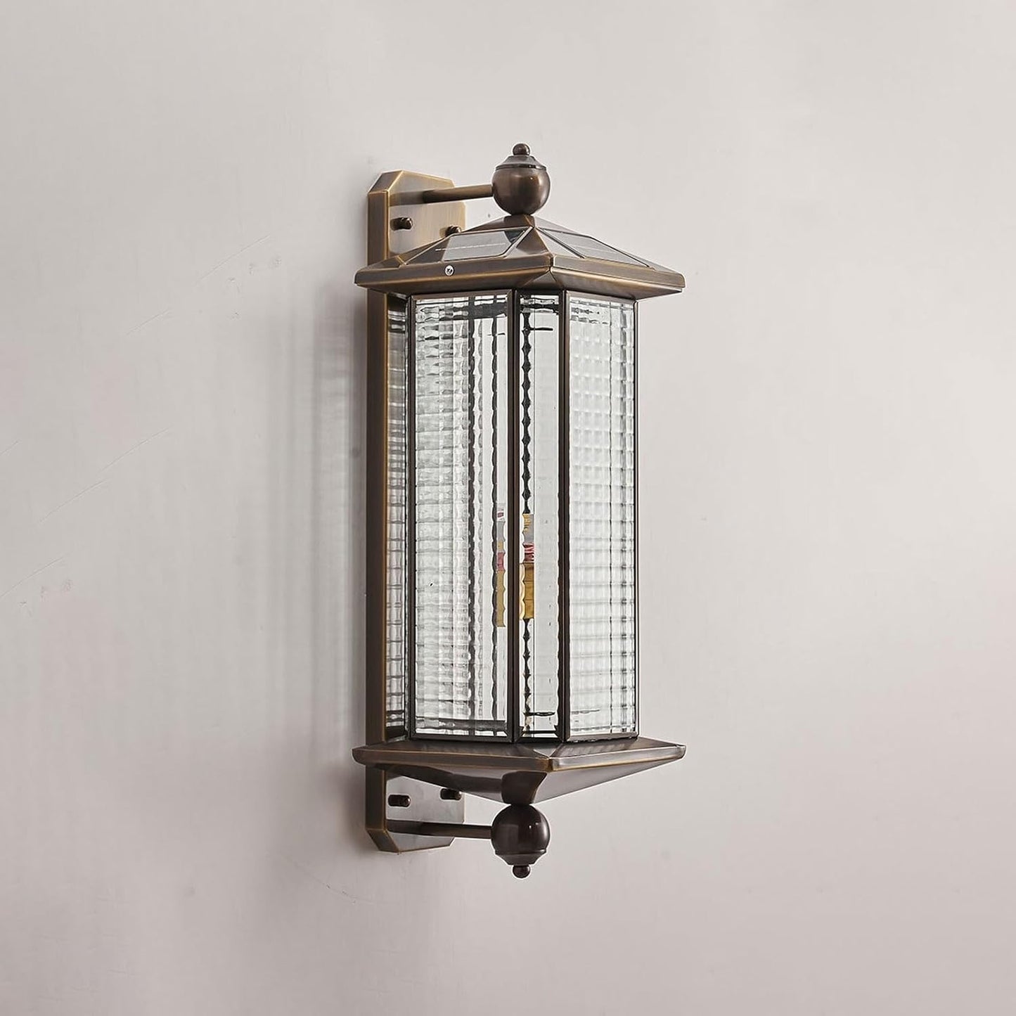 Vintage Solar LED Outdoor Wall Light Lantern IP65 Waterproof Antique Copper Exterior Sconce Lamp with Thickened Glass Dusk to Dawn Automatic for Garden Patio Porch Villa Balcony Cottage