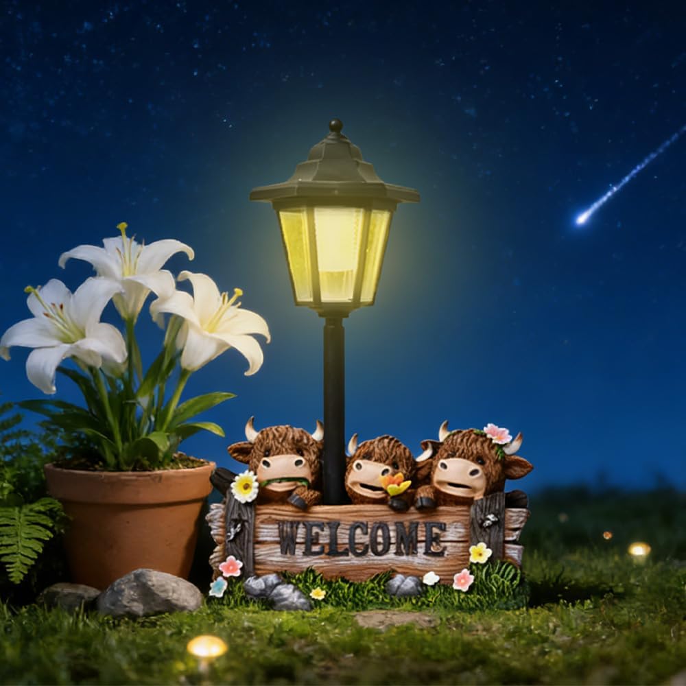 Retro street Highland cow light statue, cute and warm three cows welcome sign decoration, lighting function home decoration item, suitable for placement at the entrance of the courtyard or garden.