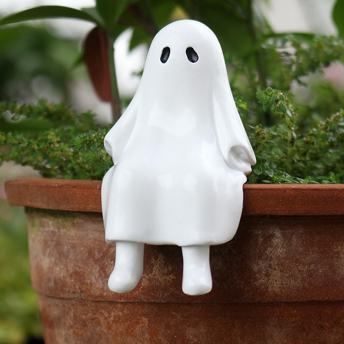 XKFLUAHM Cute Figurines Garden Decor Planter Hugger for pots Funny Ghost Outdoor Gifts Women Plant Flower Yard Lawn Ornament
