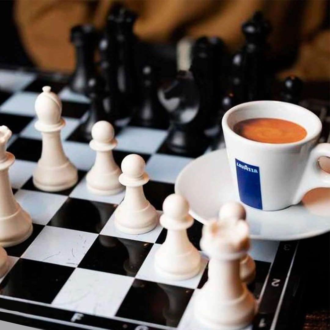 Lavazza Crema e Gusto Whole Bean Coffee, Medium Roast, Arabica and Robusta Blend, 2.2 lb Bag (pack of 1)