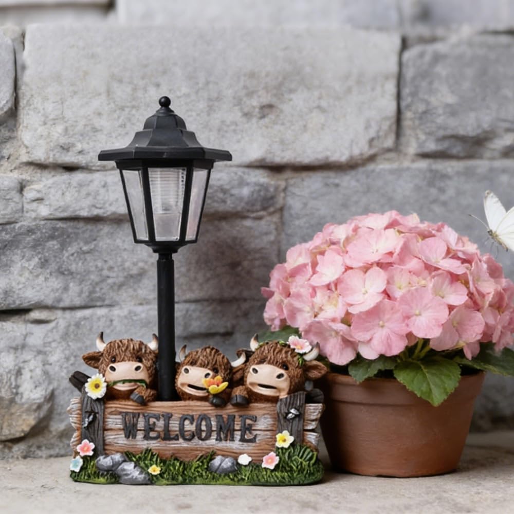 Retro street Highland cow light statue, cute and warm three cows welcome sign decoration, lighting function home decoration item, suitable for placement at the entrance of the courtyard or garden.