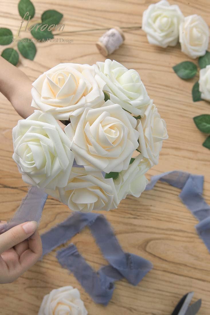 Floroom 조화 25피스 진짜 모양의 아이보리 폼 인조 장미 줄기 포함 DIY 웨딩 부케 화이트 브라이덜 샤워 센터피스 장식 파티 테이블 장식