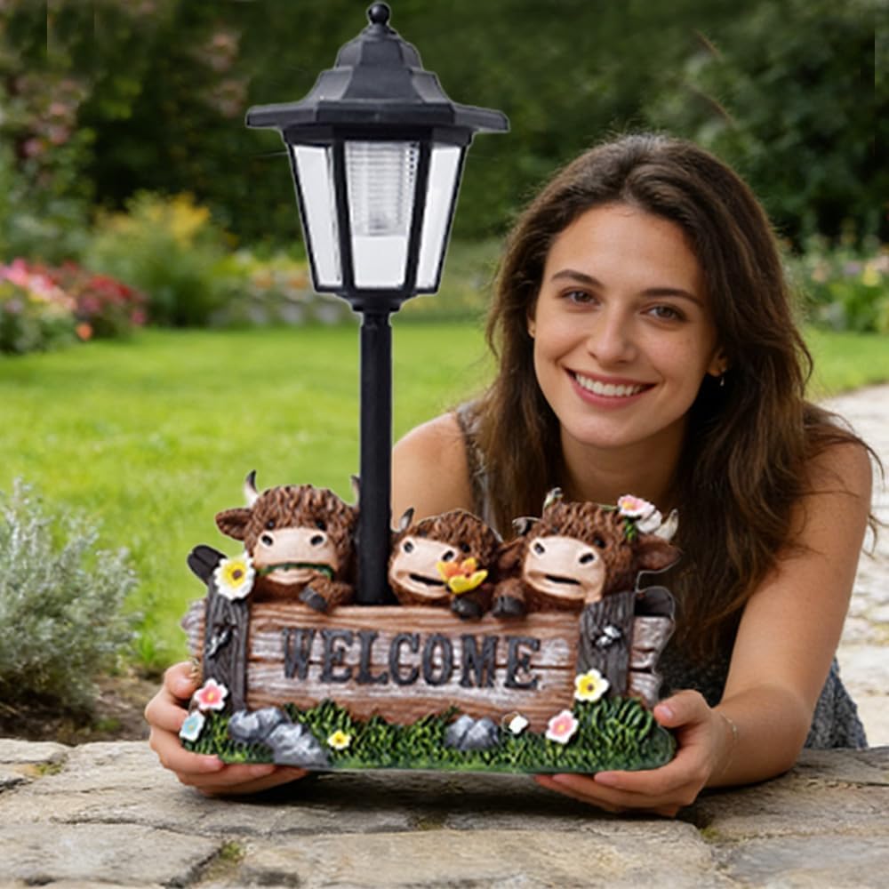 Retro street Highland cow light statue, cute and warm three cows welcome sign decoration, lighting function home decoration item, suitable for placement at the entrance of the courtyard or garden.