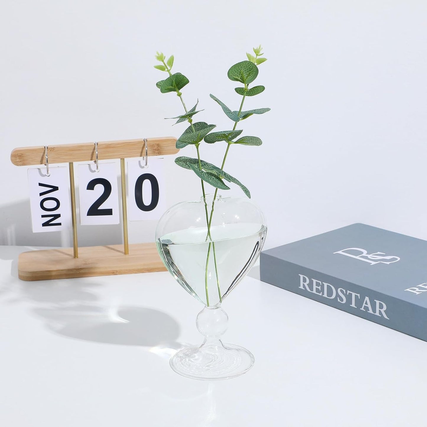 Yardwe Heart Shaped Glass Vase with Base 6.24 Inch Transparent Hydroponic Planter for Home Office Desk Plant Container Decorative Flower Holder