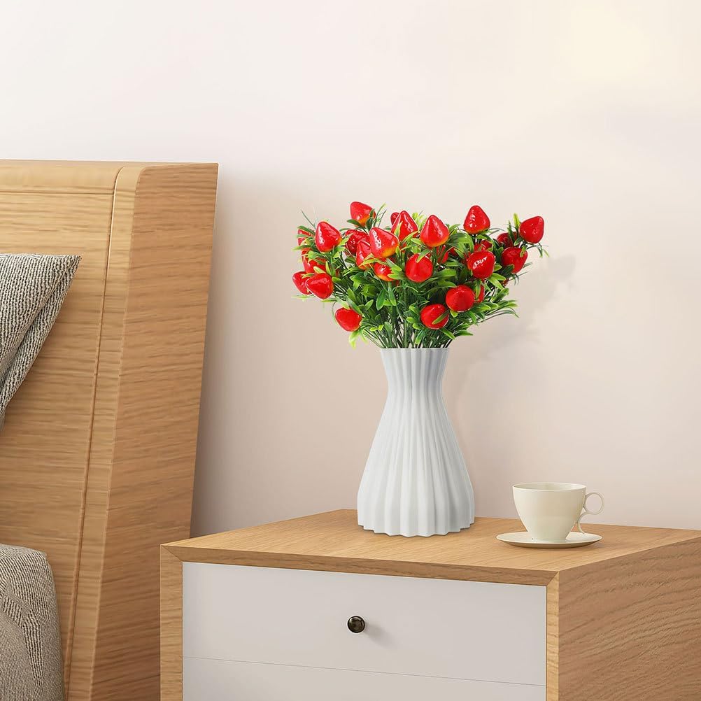 balacoo Realistic Faux Strawberry Bouquet Artificial Strawberry Plants for Home Decor Wedding Party Floral Picks Lifelike Centerpieces 10.62X8.26 Inches