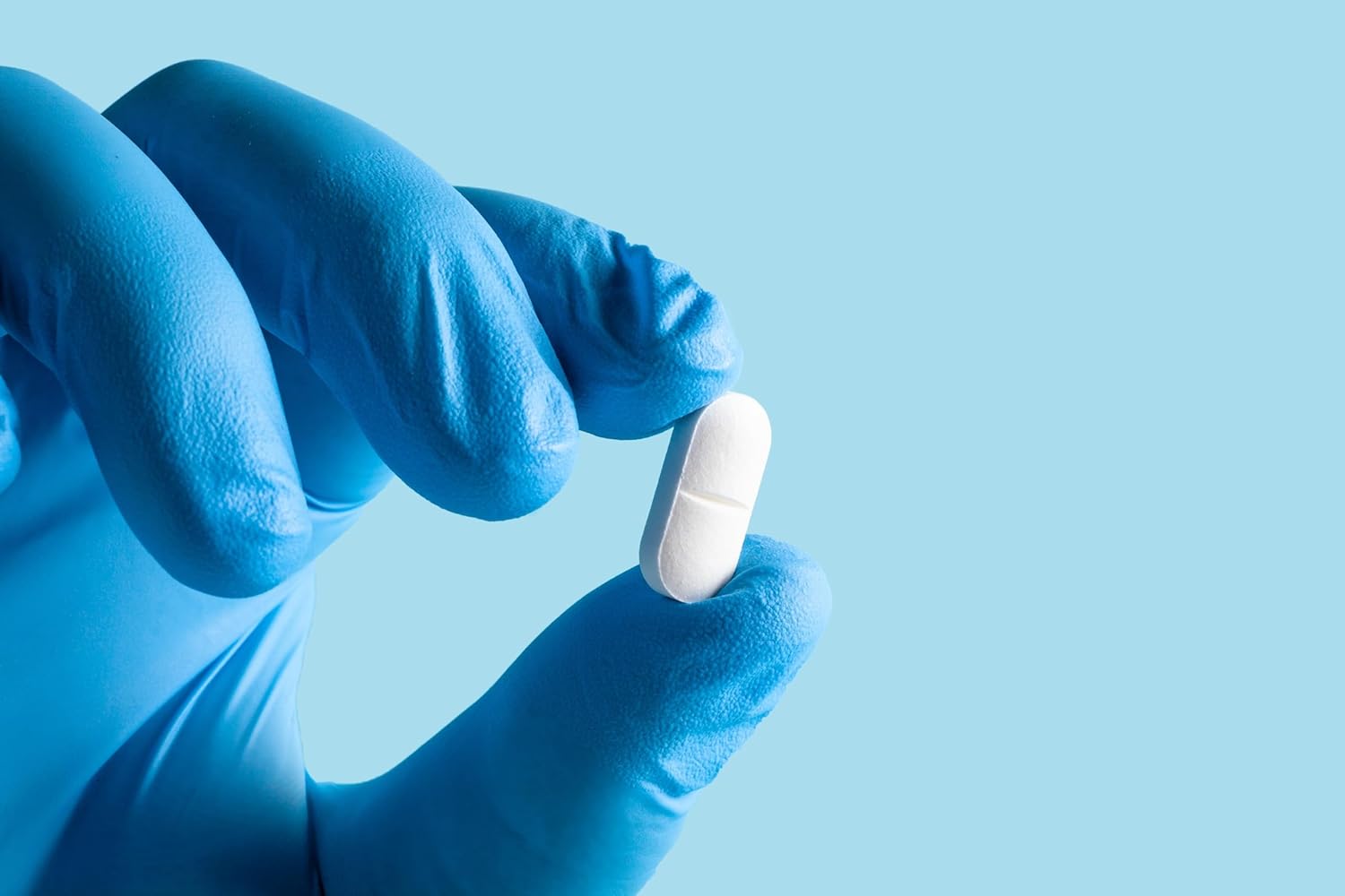 Basic Medical Blue Nitrile Exam Gloves - Latex-Free & Powder-Free - NG