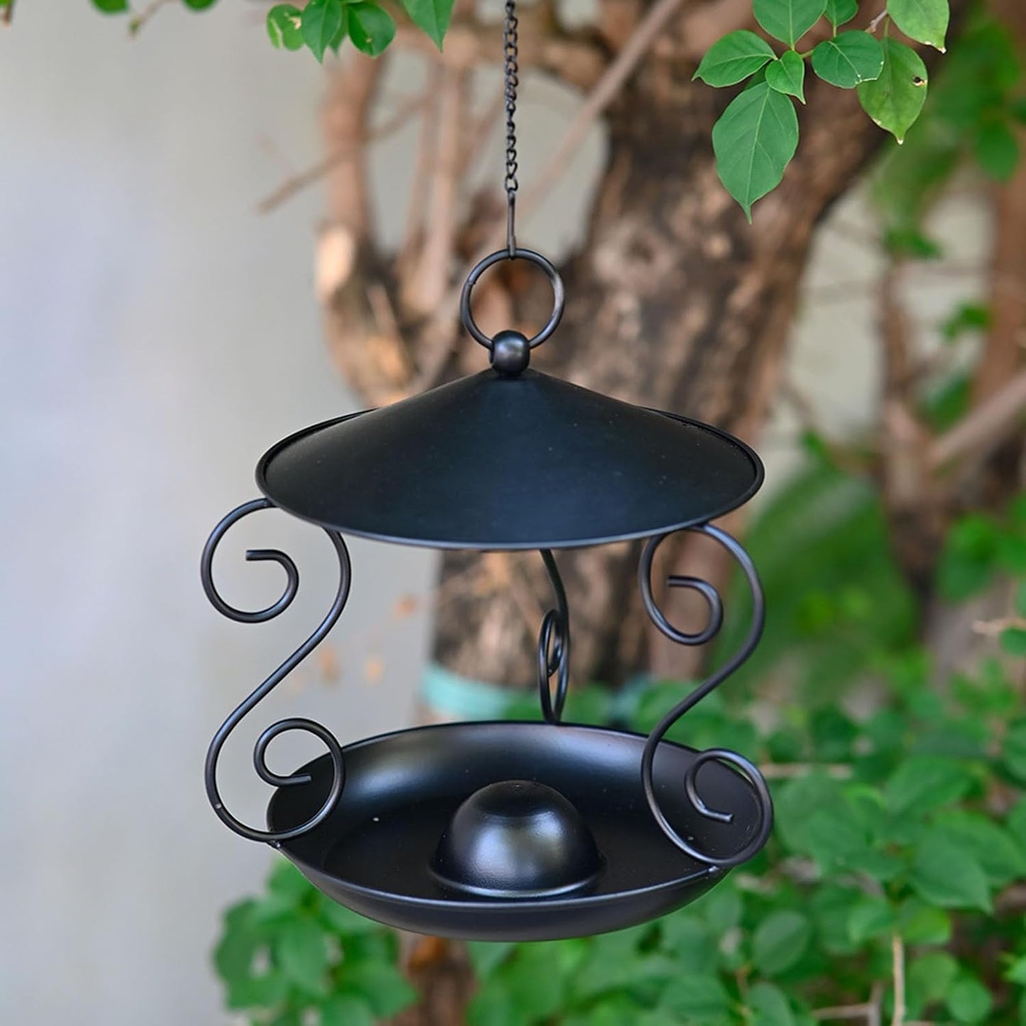 Heavy Duty Metal Hanging Wild Bird Feeder Squirrels Proof Outdoor Large Roof Large Tray for Garden Backyard Weatherproof Bird Feeder with Roof
