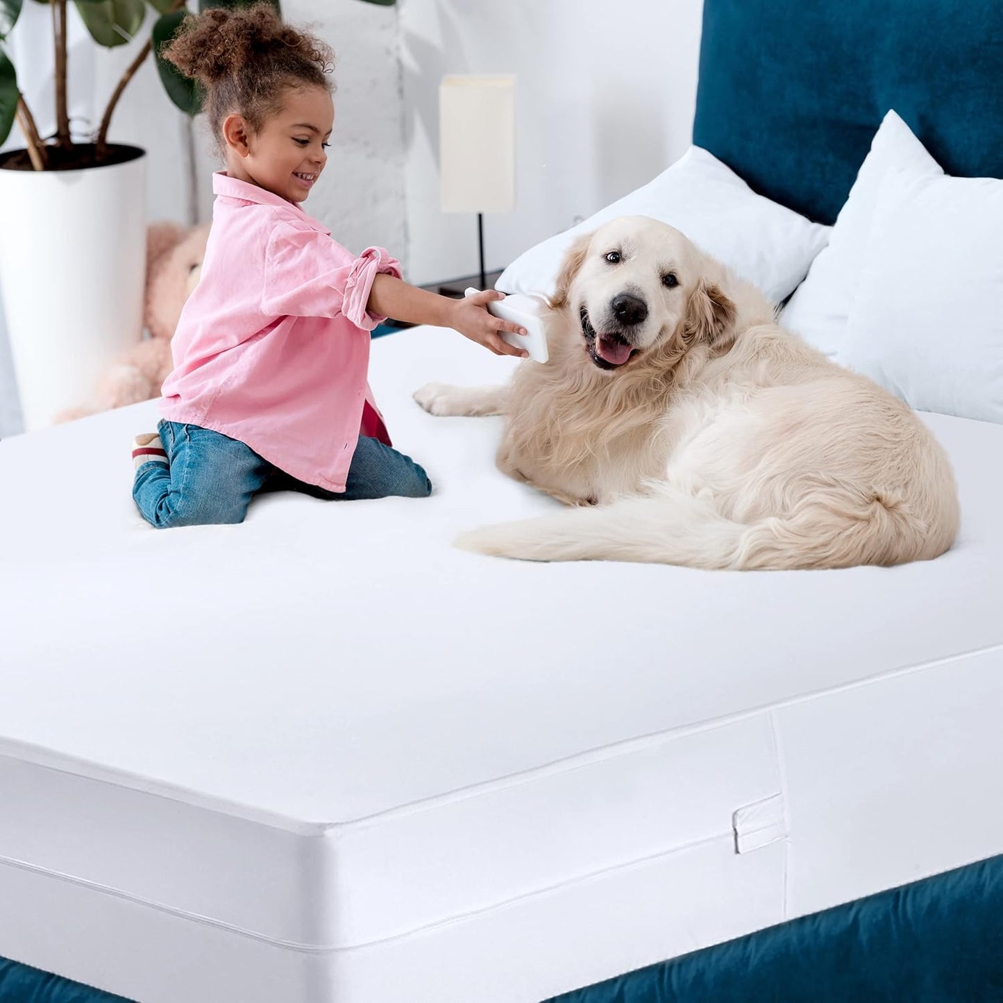 Utopia Bedding Mattress Protector Zippered King Size, 100% Waterproof 