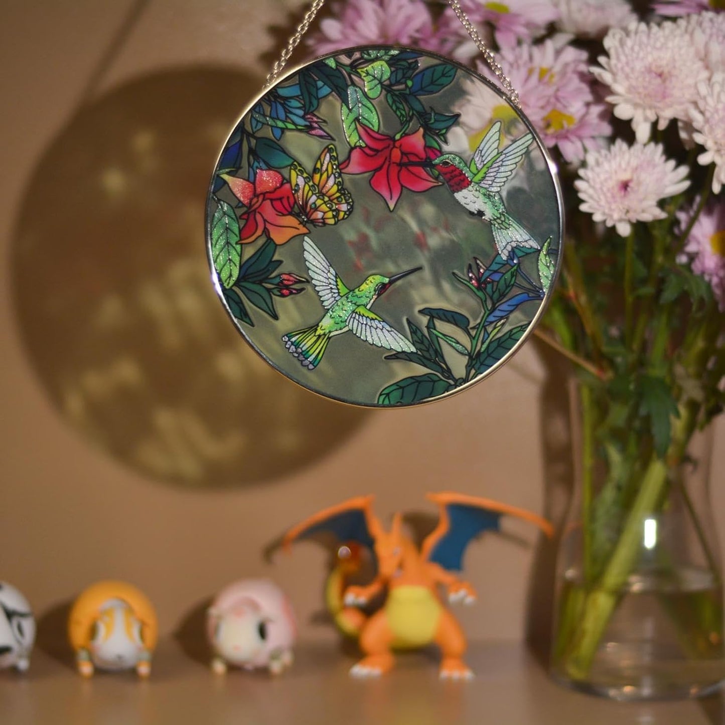 Stained Glass Window Hanging, Hummingbirds Garden Suncatcher for Window Memorial Gift for Birds Lover Stained Glass Birthday Gift for Mom Sun Catchers Window Home Christmas Party Wedding Decor(C)