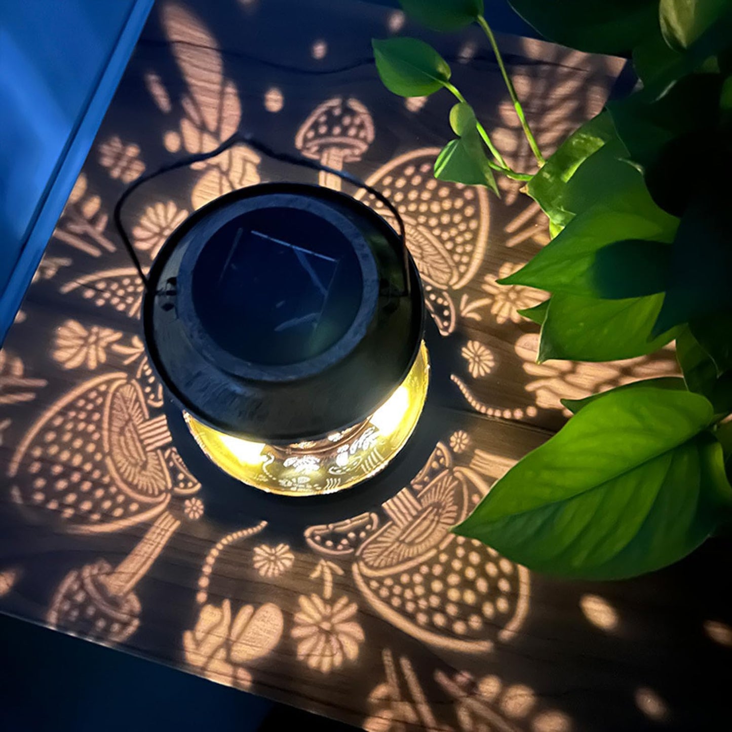 Solar Bird Feeder,Metal Wild Bird Feeders for Outdoor Hanging, Waterproof Outside Large birdfeeders for Cardinals,Mushroom Shaped Solar Garden Decor Lantern as Gift for Bird Lovers