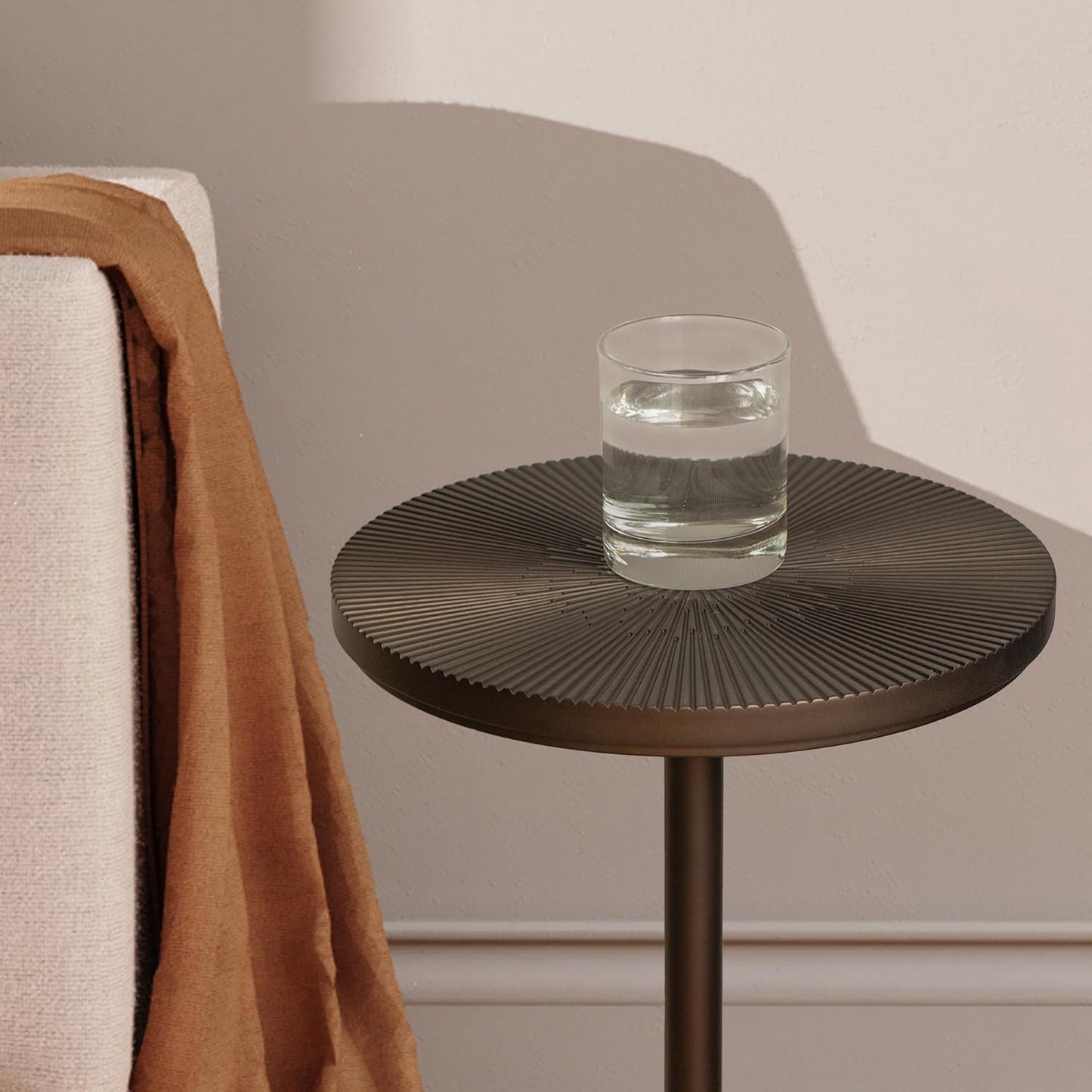 Drink Table, Carved Table Top Martini Table, Small Side Table, Weighted Base Pedestal Table for Living Room, Bedroom, Bathroom, Brown