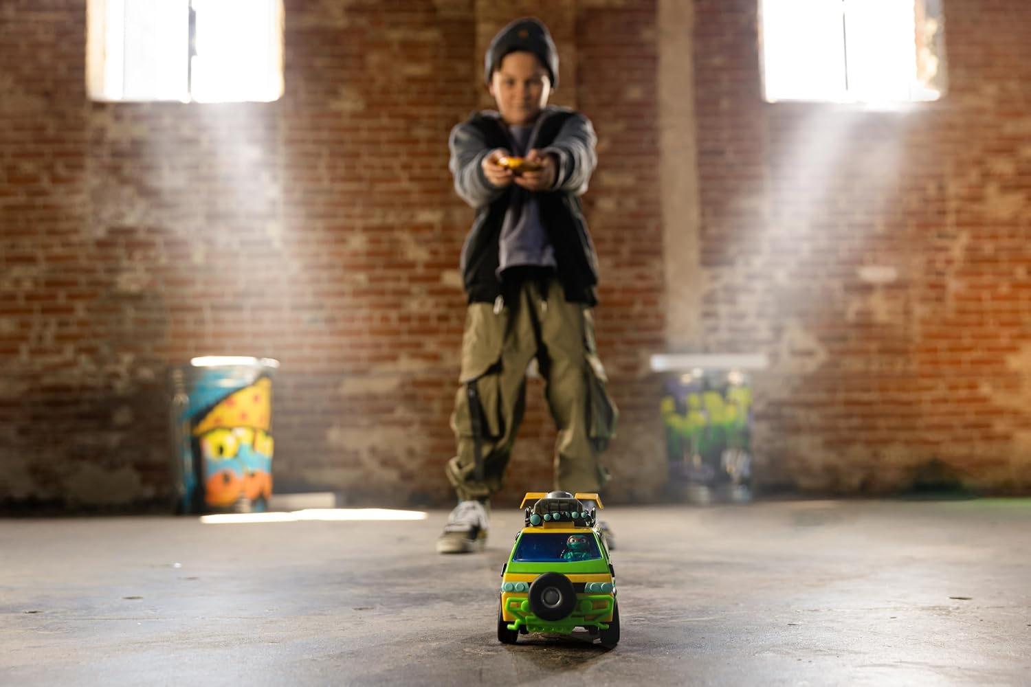 Teenage Mutant Ninja Turtles Toy, Pizza Blaster RC Vehicle with 6 Foam