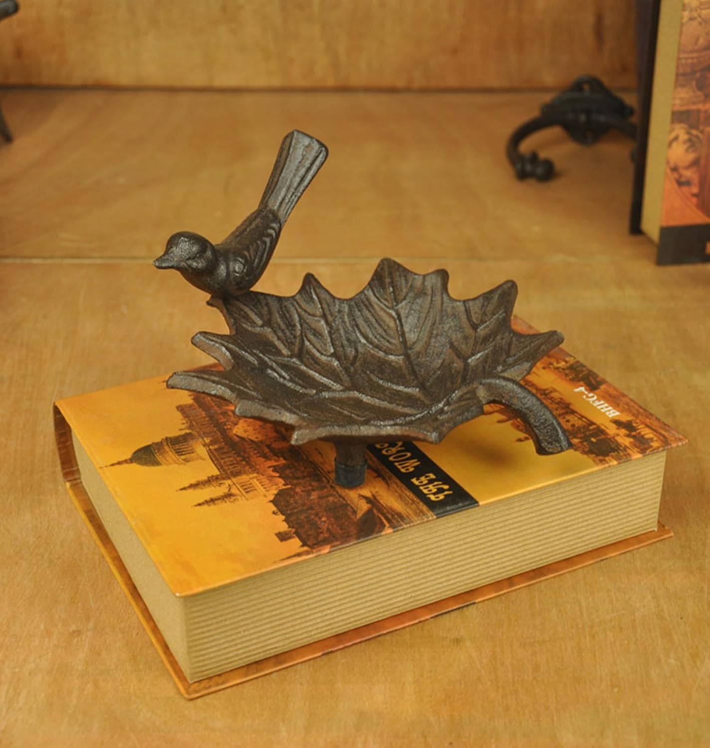 Cast Iron Bird Feeder, Maple Leaf Shaped Wild Bird Feeding Bowl Rustic