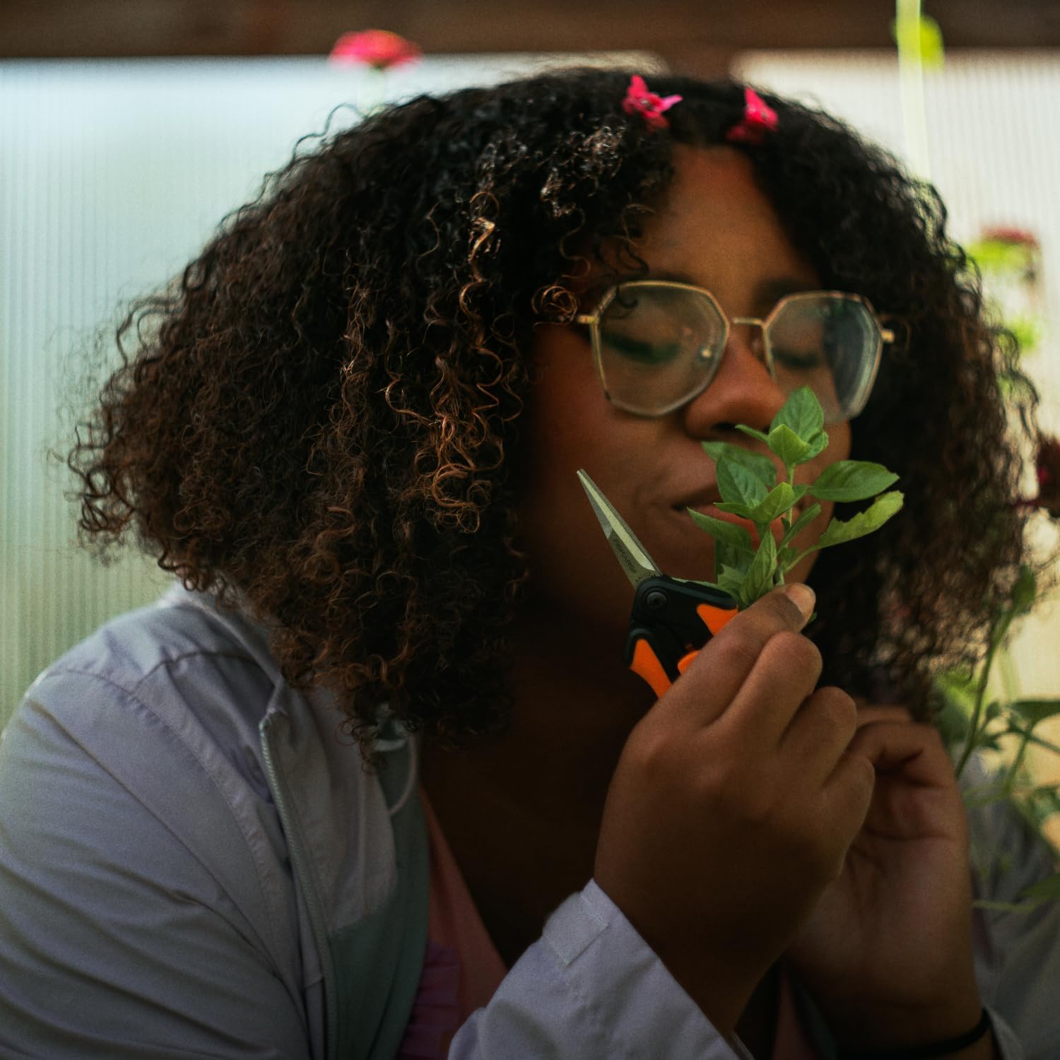 Fiskars 6" Pruning Scissors for Flower Stems, Herbs, Buds, and Small P