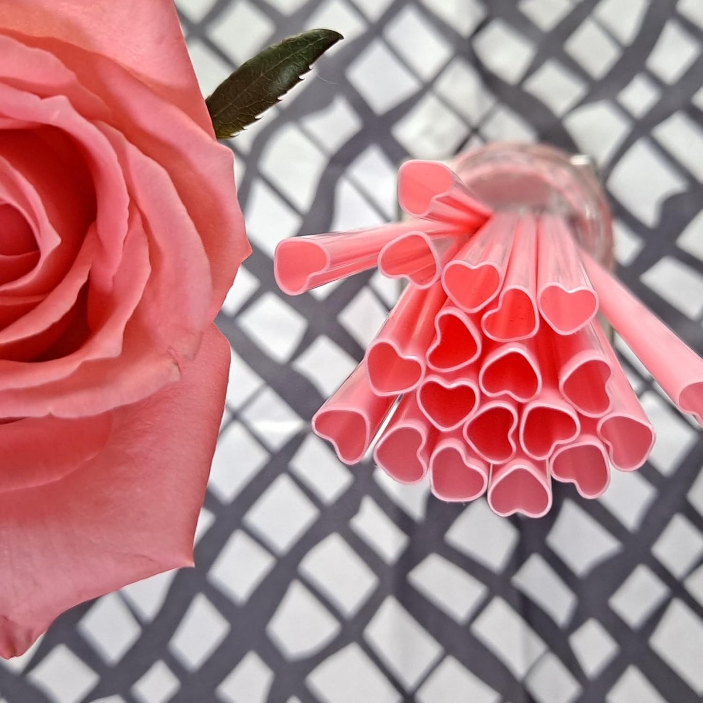100pcs Heart Shaped Pink Straws Disposable Drinking Cute Straw Individually Wrapped Pink Plastic Straw Galentines Day, Cocktail, Birthday Party, Bridal Shower, Wedding Decorations