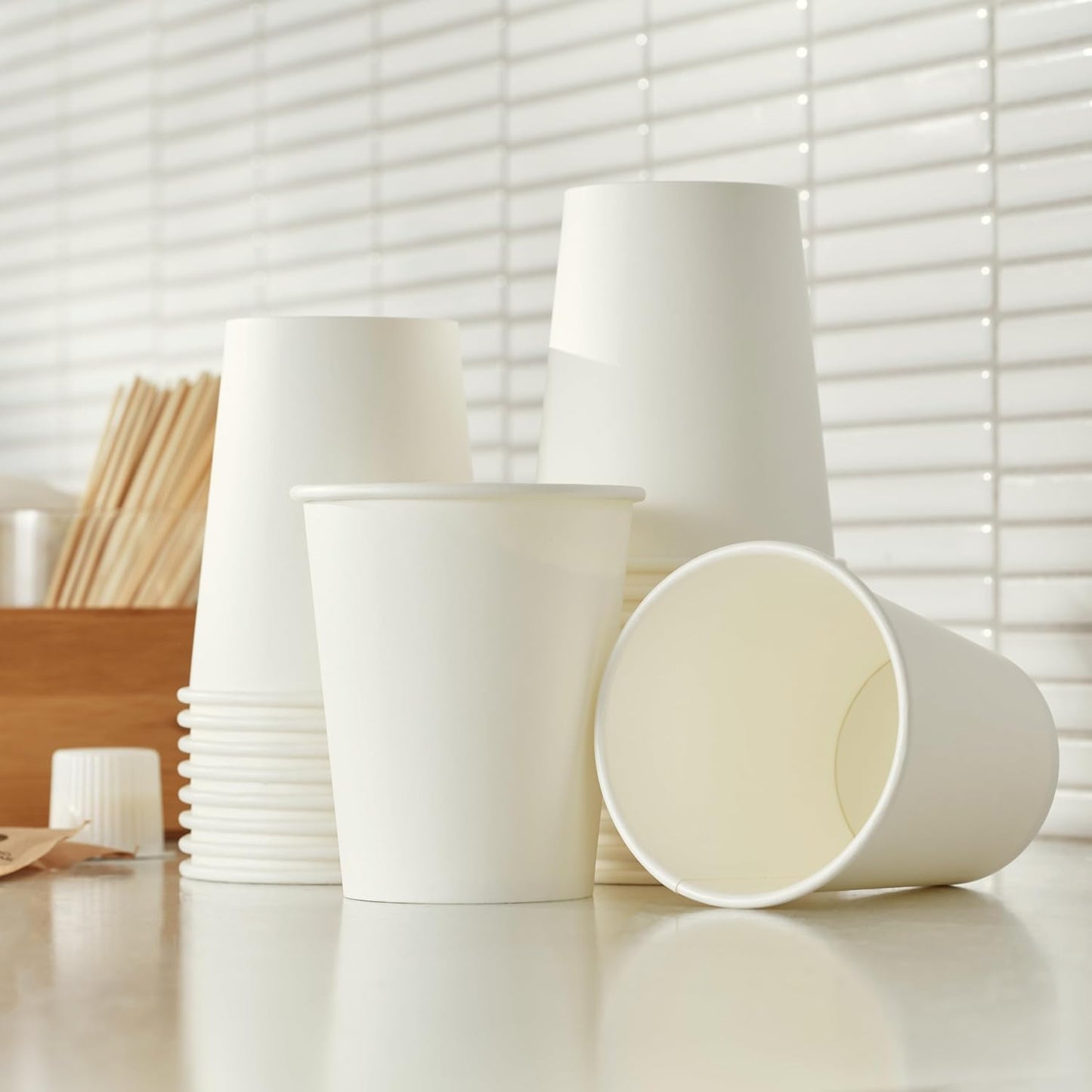 Amazon Basics Disposable Paper Cups for Hot and Cold Beverages, 12 ounces, White, 1000 Count