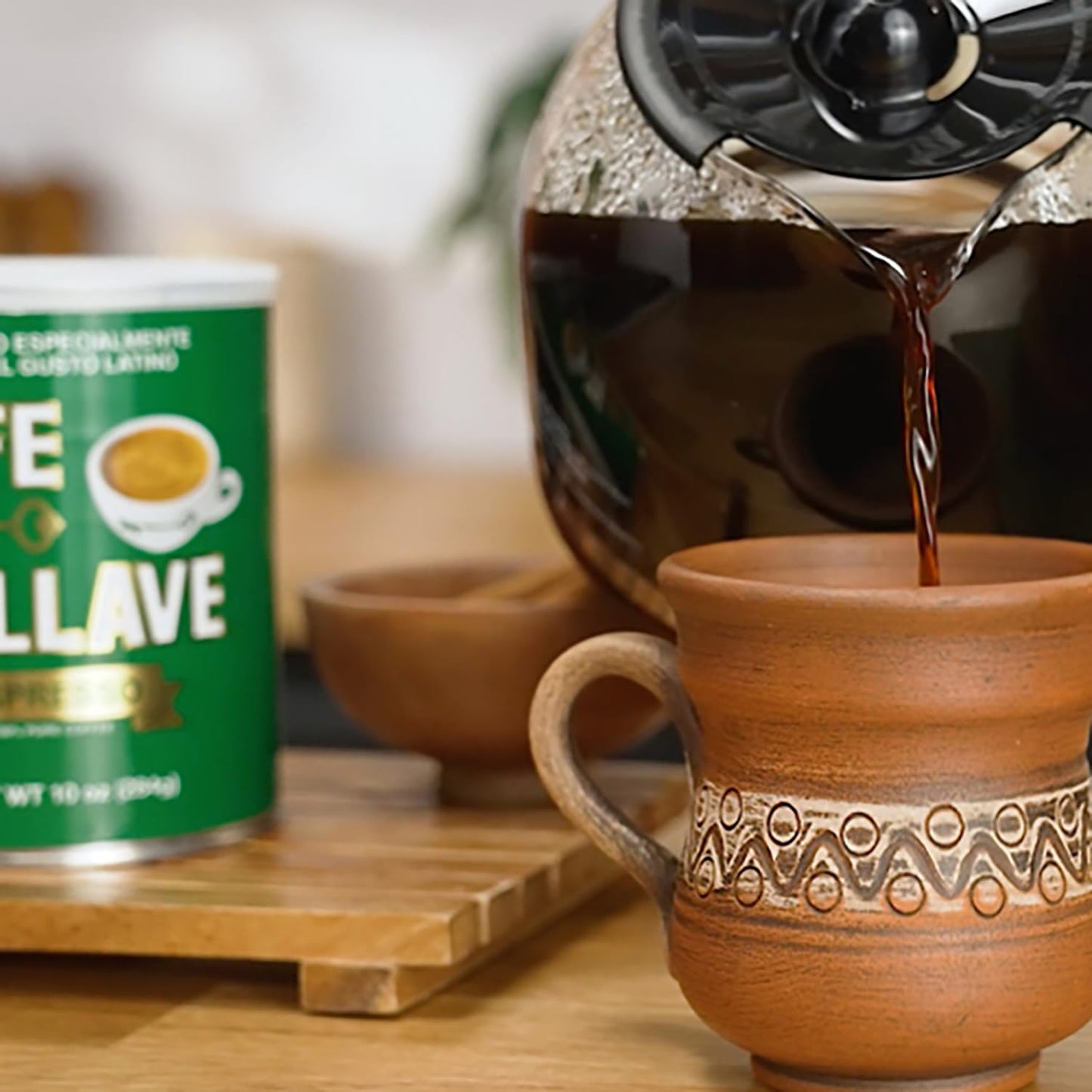 Cafe La Llave Dark Roast Ground Espresso Coffee, 10 oz Can – Authentic Cuban-Style, Rich Bold Strong Flavor – Intensely Aromatic Brew