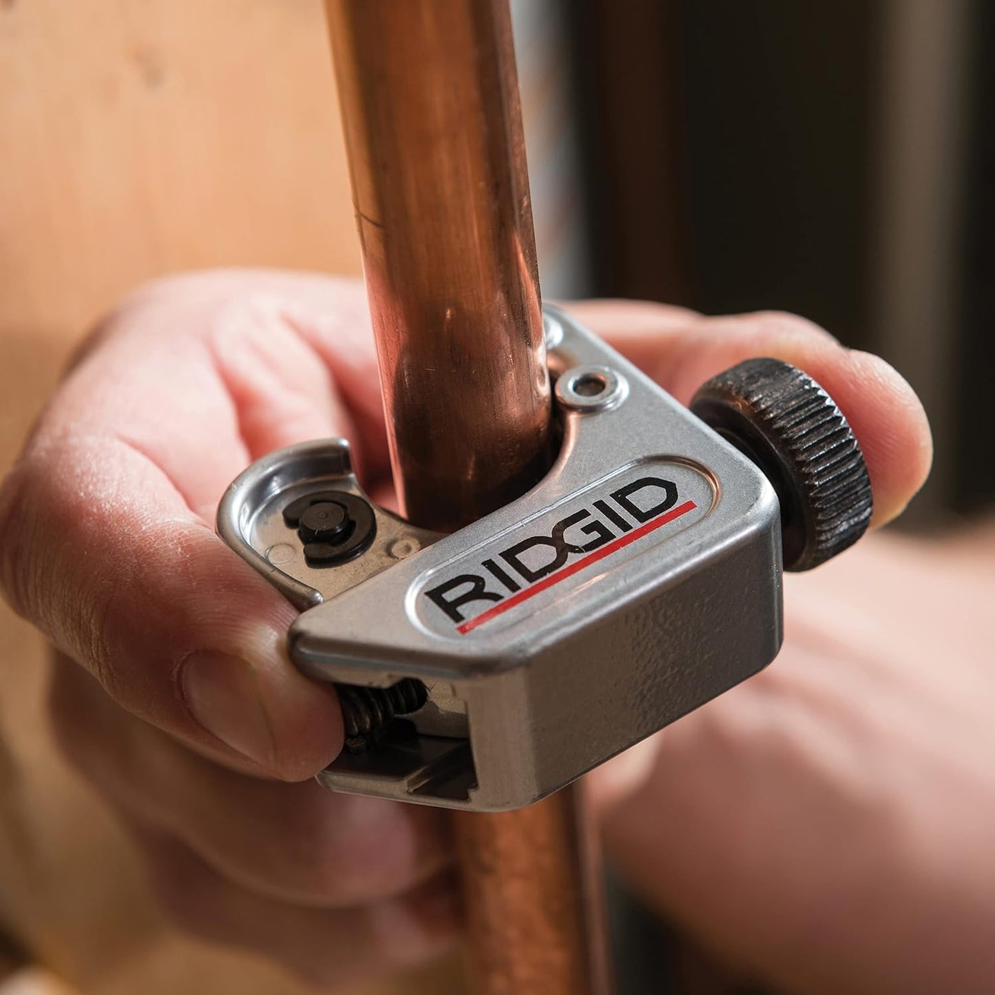 RIDGID 32985 Model 104 Close Quarters Tubing Cutter, 3/16-inch to 15/1