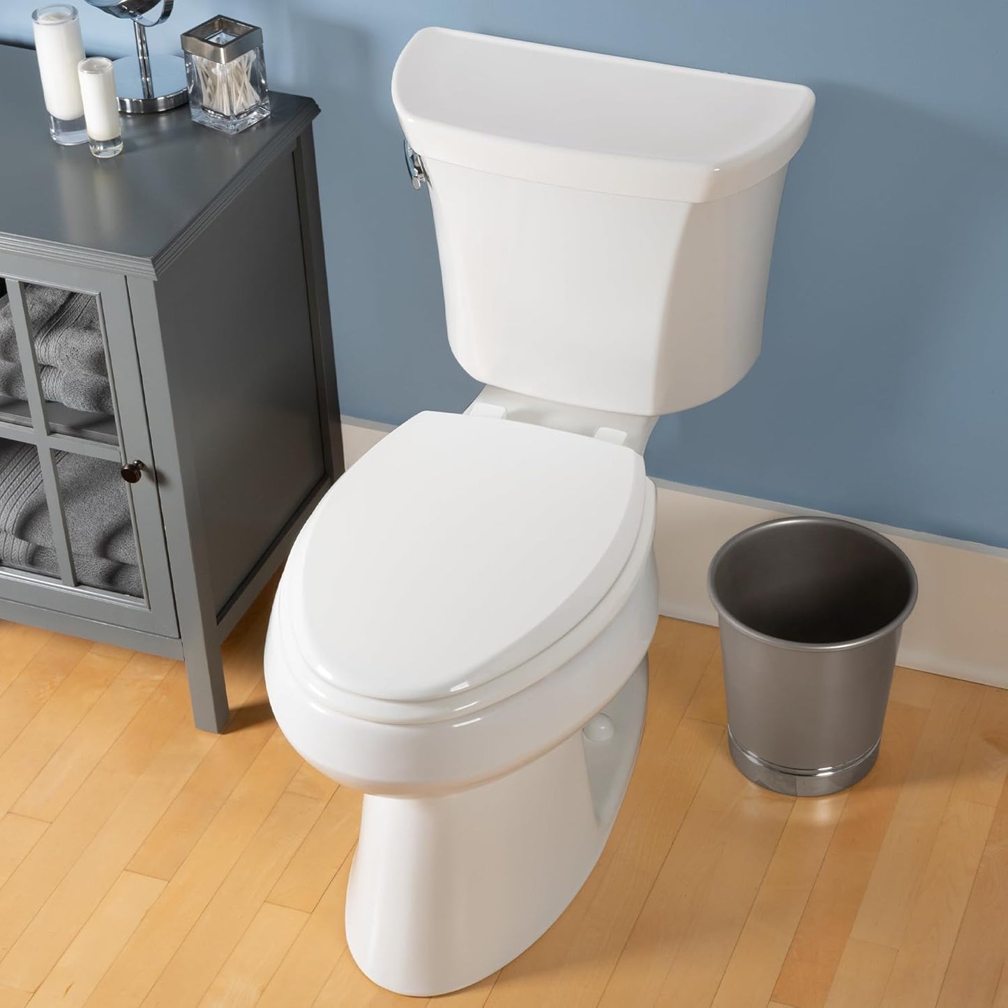 Mayfair Cassel Slow Close Toilet Seat, Easy Clean, Non Slip Premium Wo