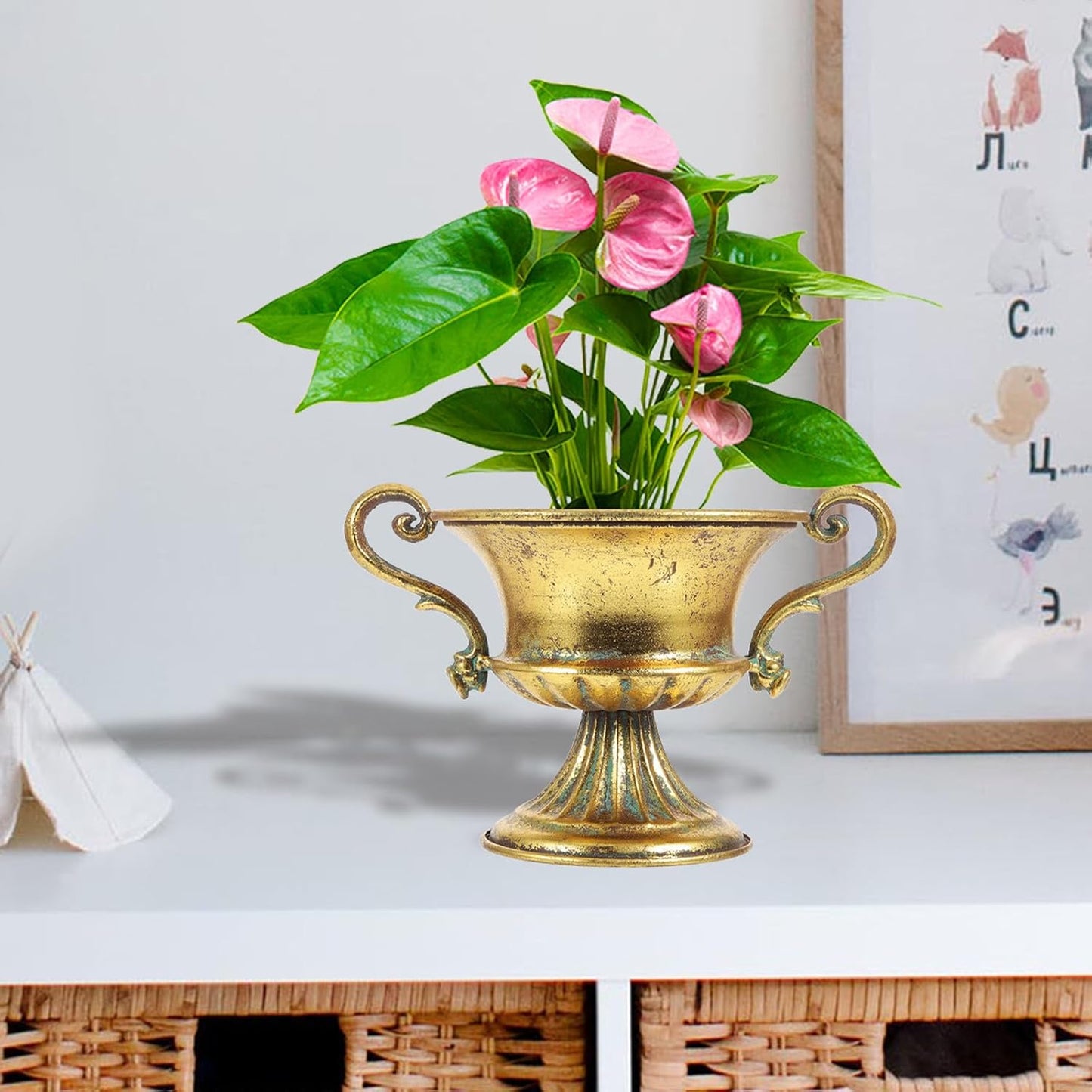 Retro Antique Metal Flower Pot Iron Planter Vintage Rustic Flower Arrangement Vase for Home Décor Wedding Centerpiece Office Decoration