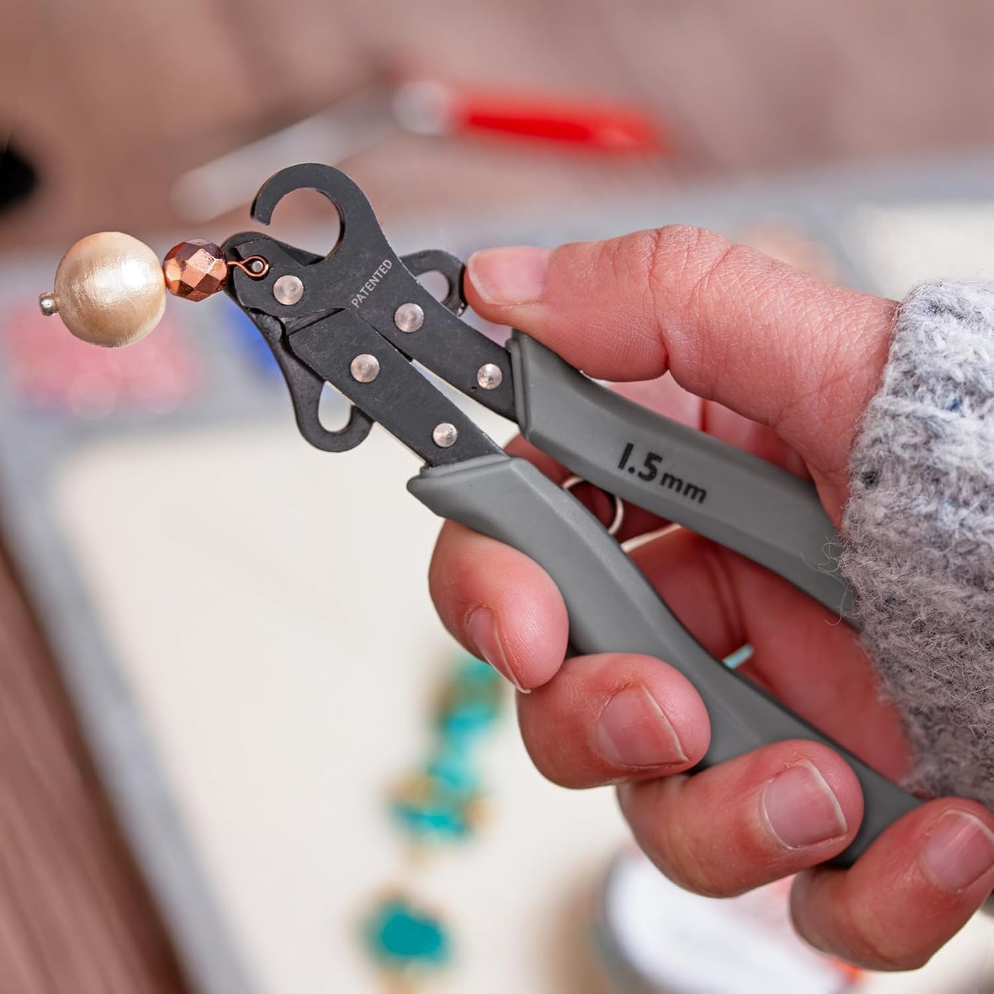The Beadsmith Original One Step Looper – Create and Trim Consistent 1.5 mm Loops for Jewelry Making, Use With 24-18g Craft Wire (Patented)