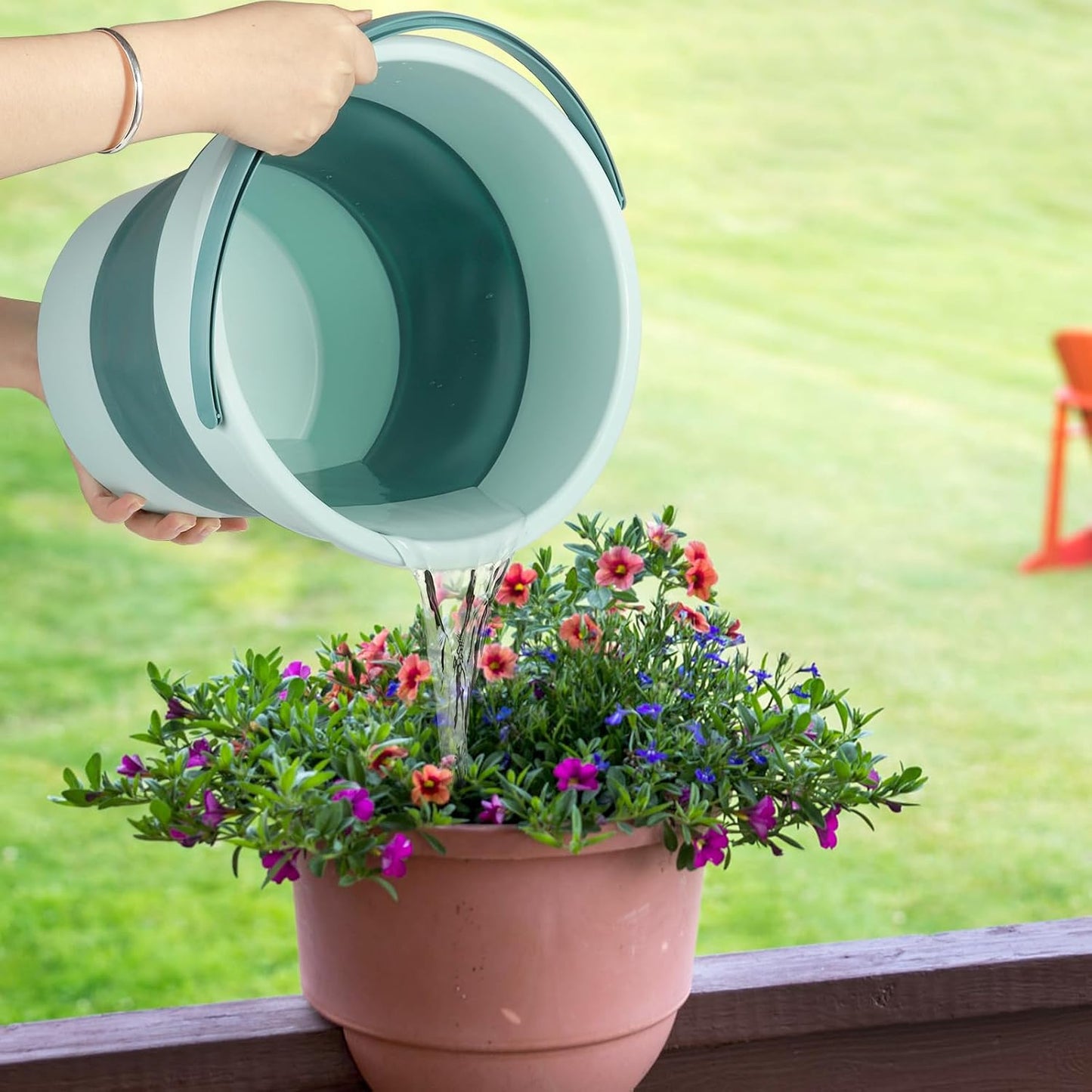 3 Pack 2.6 Gallon Collapsible Plastic Bucket, 10L Foldable Round Tub w