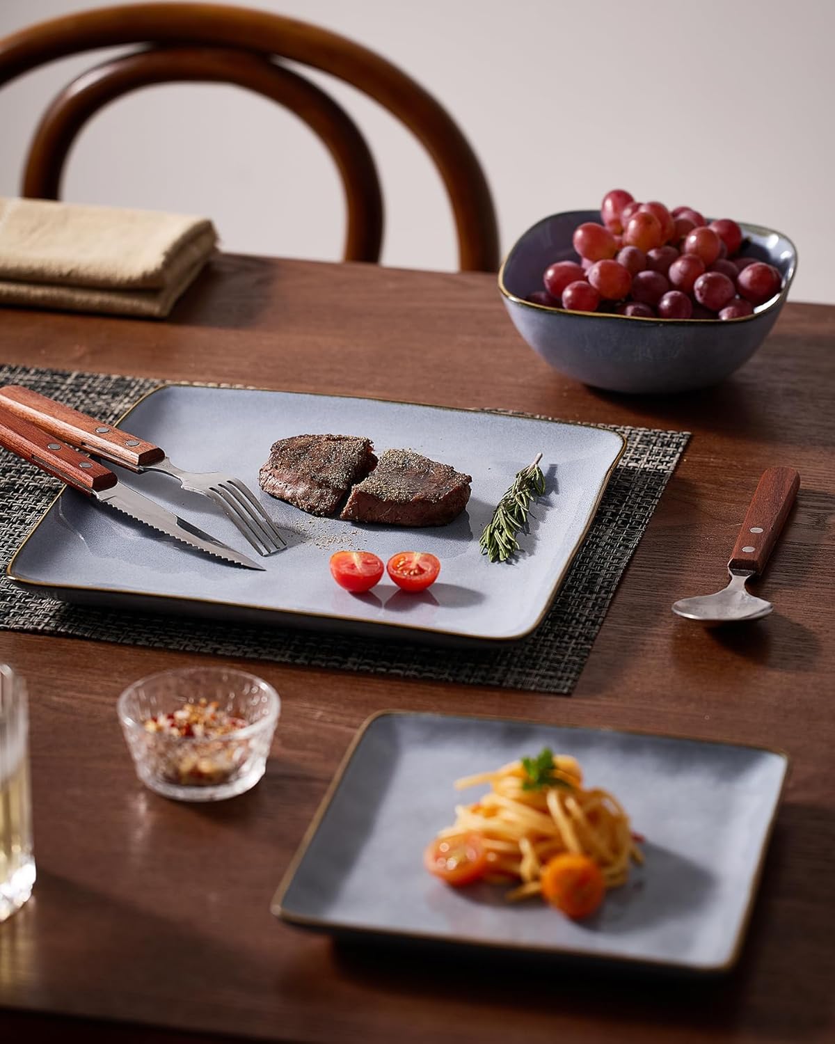 Famiware Dinnerware Sets for 4, Ocean Square 12-Piece Kitchen Plates a