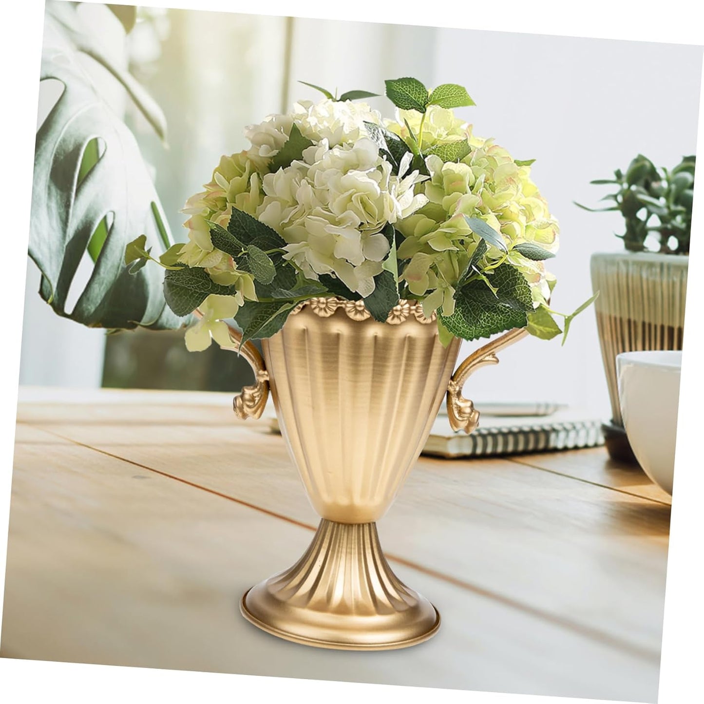 BESTOYARD Vintage Iron Flower Pot Retro Style Vase for Wedding Decor D
