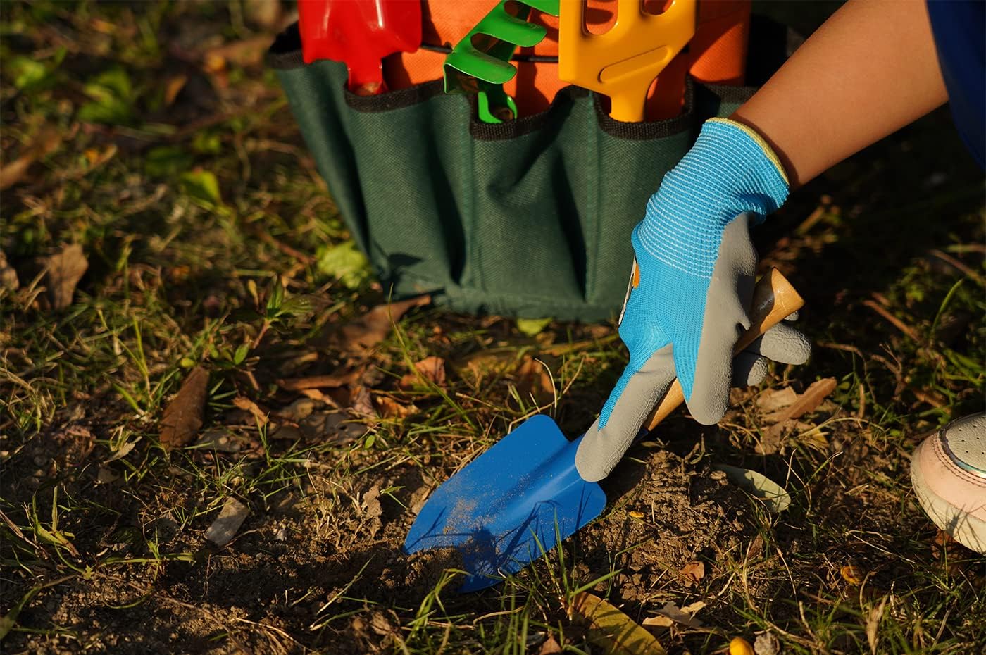 Kidz Gardening Tool Set – Gardening Tools Kit Includes Shovel, Rake, F