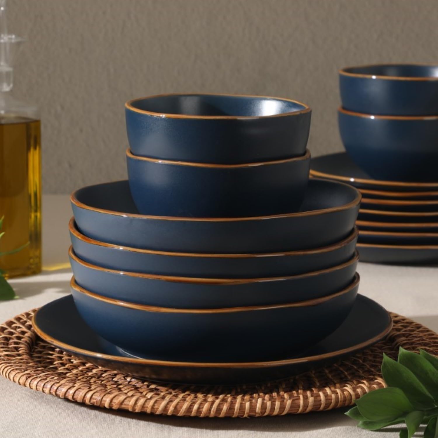 Gibson Home Hazeltine 16-Piece Navy Blue Stoneware Dinnerware Set – Pl