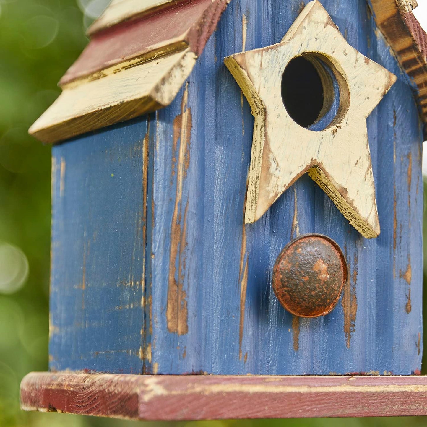 Glitzhome 9" H Patriotic Wooden Bird House, Hanging Birdhouses for Outdoors, Distressed Solid Wood Cottage Design with 3D Star, Garden Birdhouse for Bluebird Hummingbird Wren Finch Cardinals Cedar