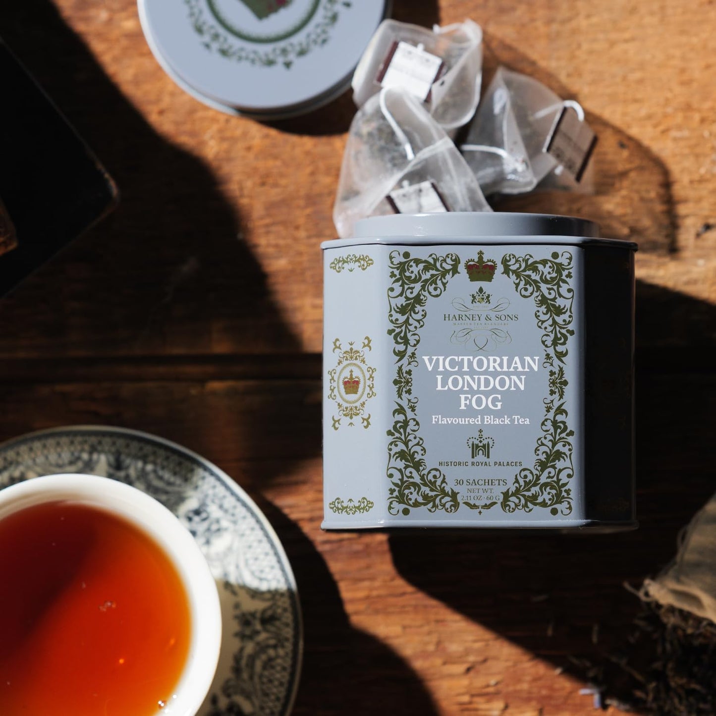 Harney & Sons Victorian London Fog Tea, Black and Oolong Tea with Citrus, Vanilla and Lavender | 30 Sachets, Historic Royal Palaces Collection (Tin Design May Vary)
