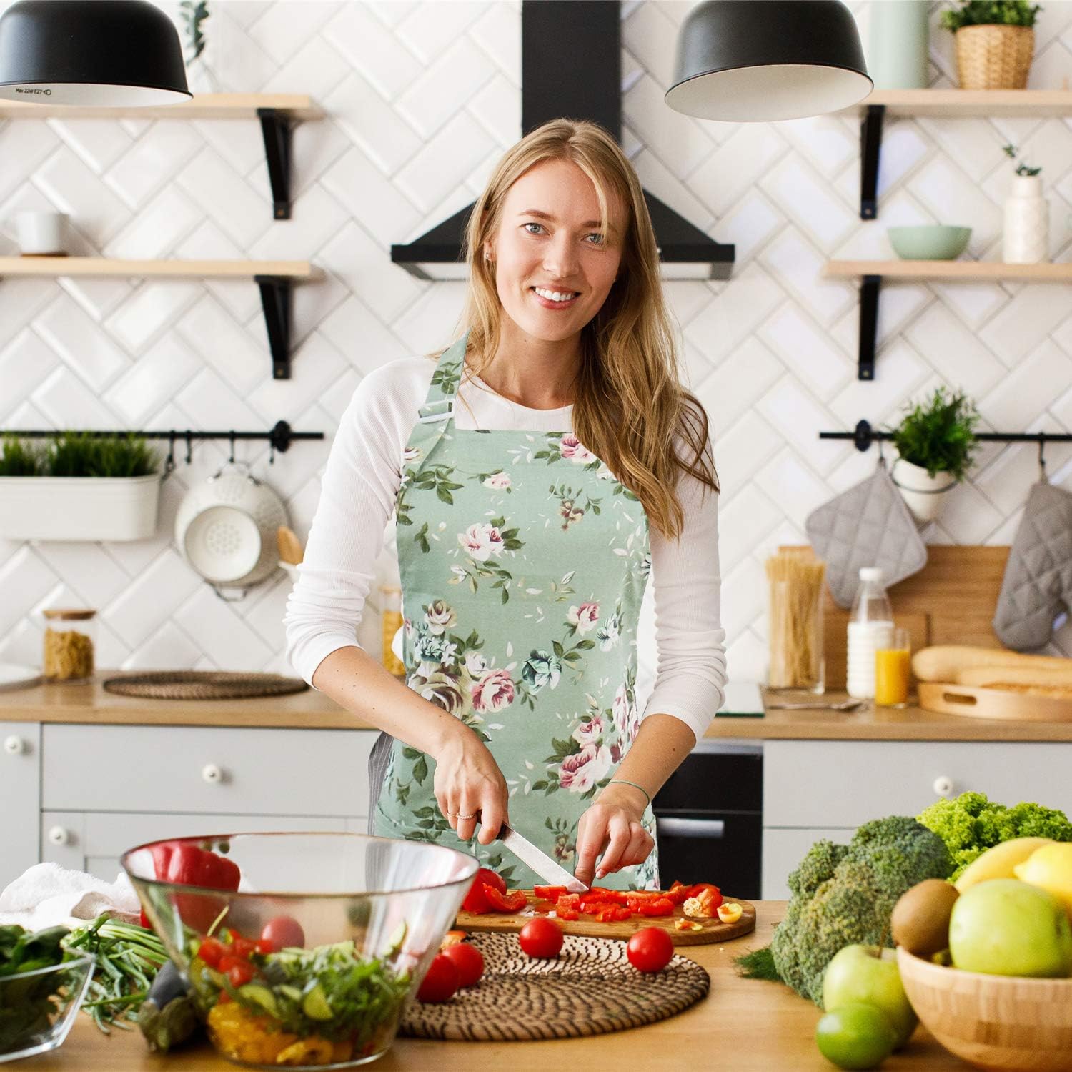 Floral Aprons for Women, 2 Pack Kitchen Aprons with Pockets for Cookin