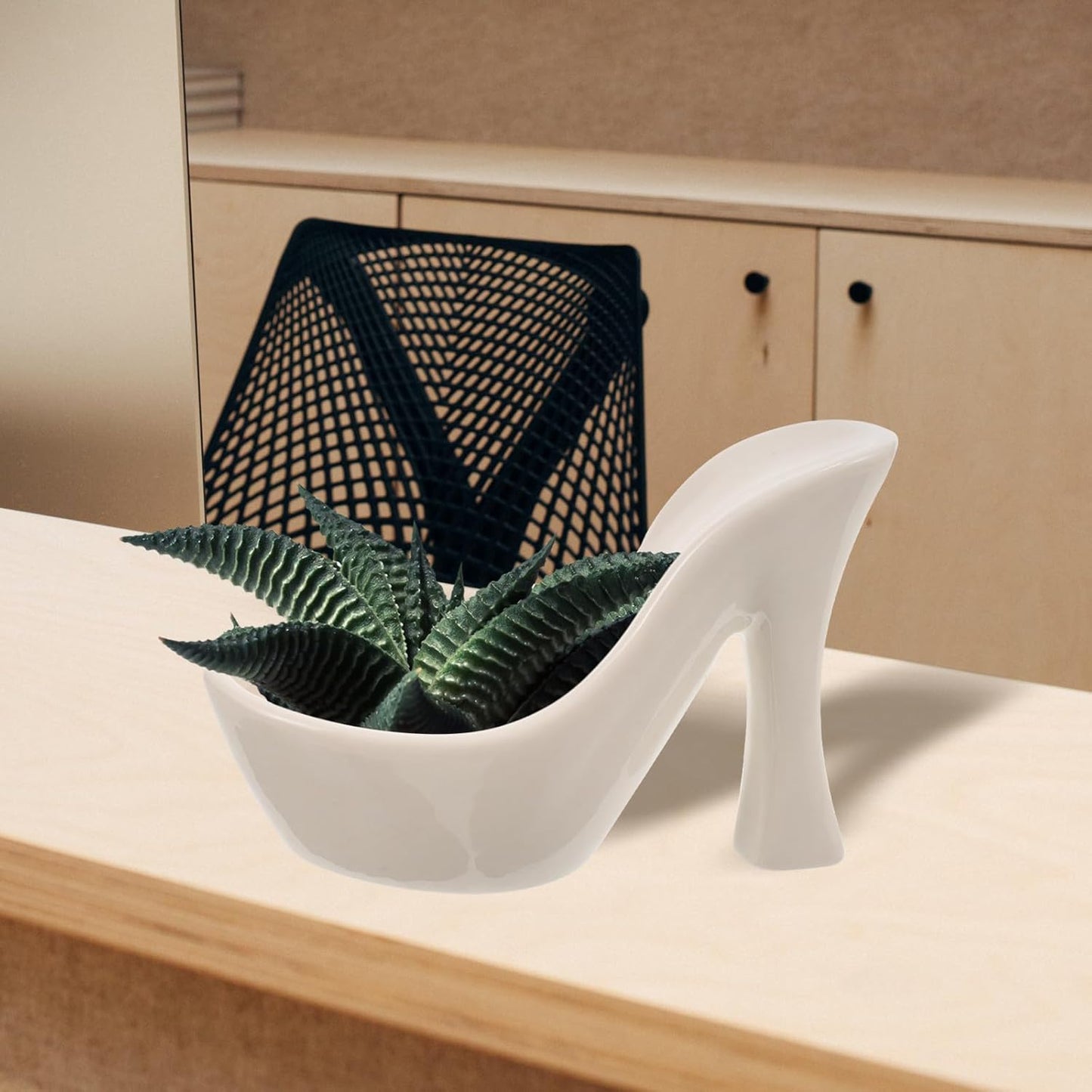 High Heel Shaped White Ceramic Flower Pot Small Decorative Vase for Su