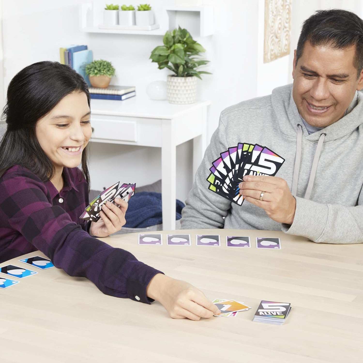 Hasbro Gaming 5 Alive Card Game, Fast-Paced Game for Kids and Families